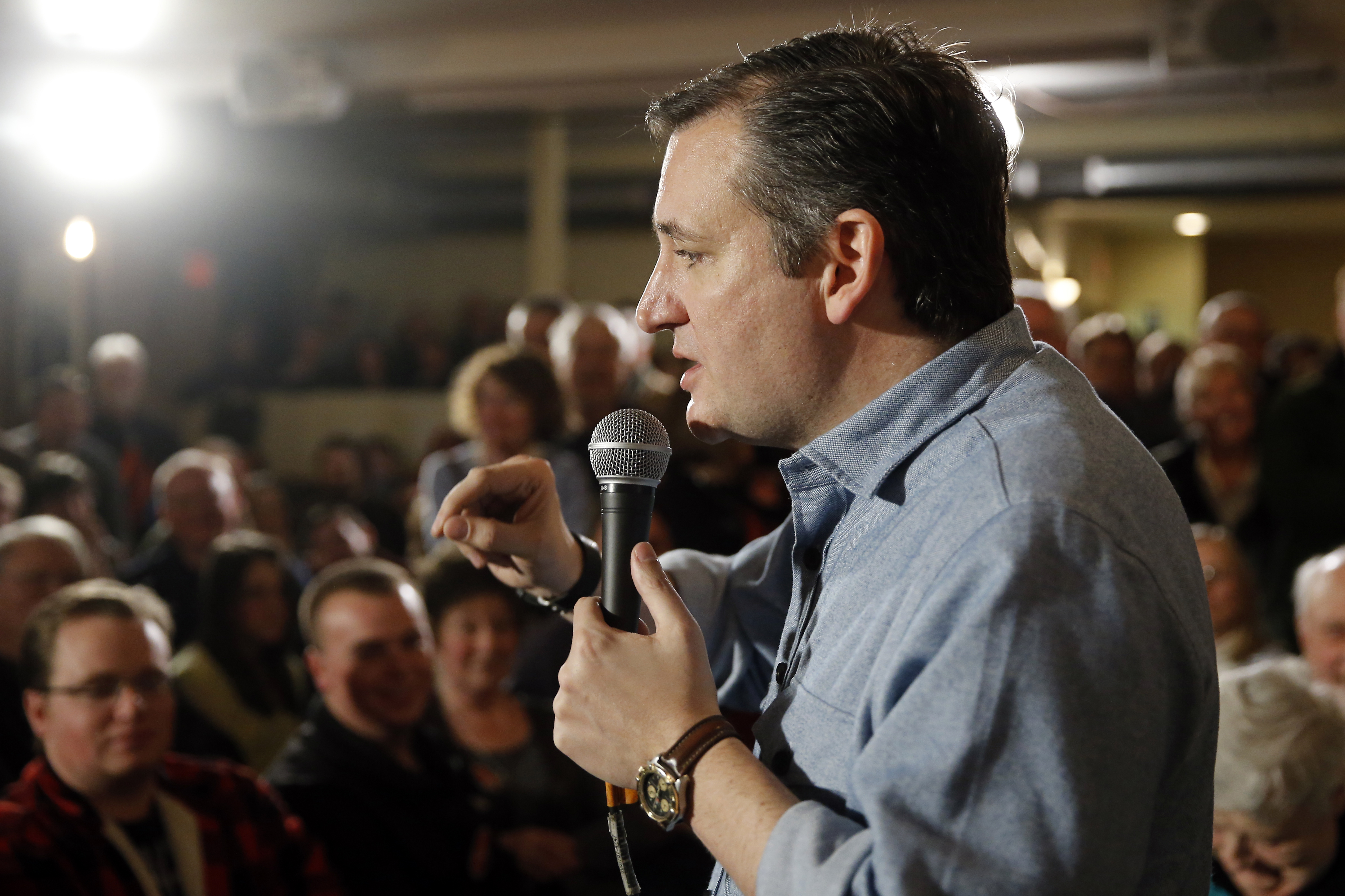 Republican presidential candidate Sen. Ted Cruz, R-Texas, speaks during a campaign stop (Matt Rourke—AP)