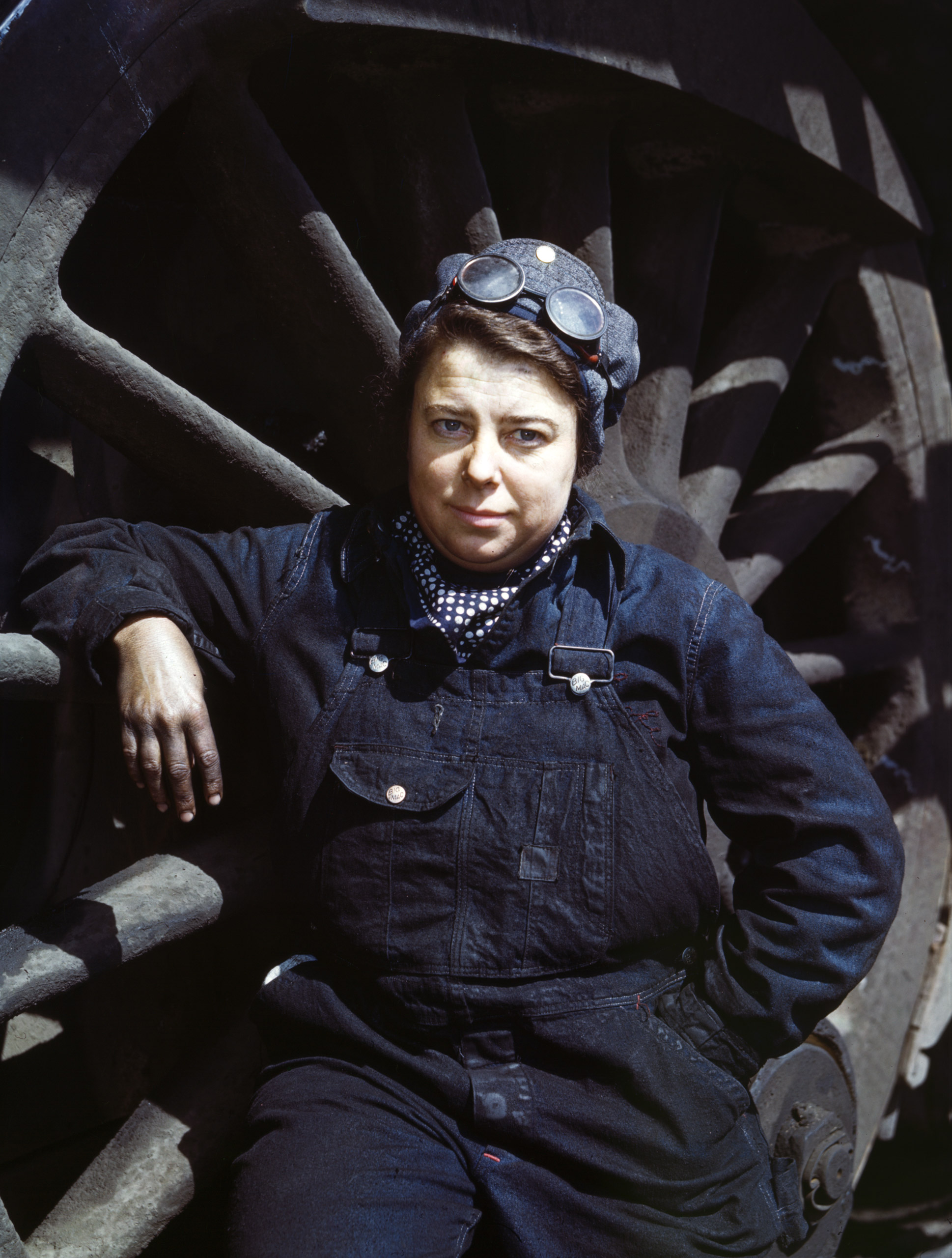 Chicago and North Western Railway Company, Mrs. Dorothy Lucke, employed as a wiper at the roundhouse, Clinton, Iowa, April 1943. Photographed by Jack Delano for the Farm Security Administration.