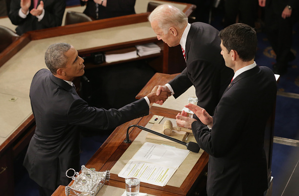 WASHINGTON, DC - JANUARY 12:  delivers the State of the Union speech before members of Congress in the House chamber of the U.S. Capitol January 12, 2016 in Washington, DC. In his last State of the Union, President Obama reflected on the past seven years in office and spoke on topics including climate change, gun control, immigration and income inequality. (Photo by Chip Somodevilla/Getty Images)