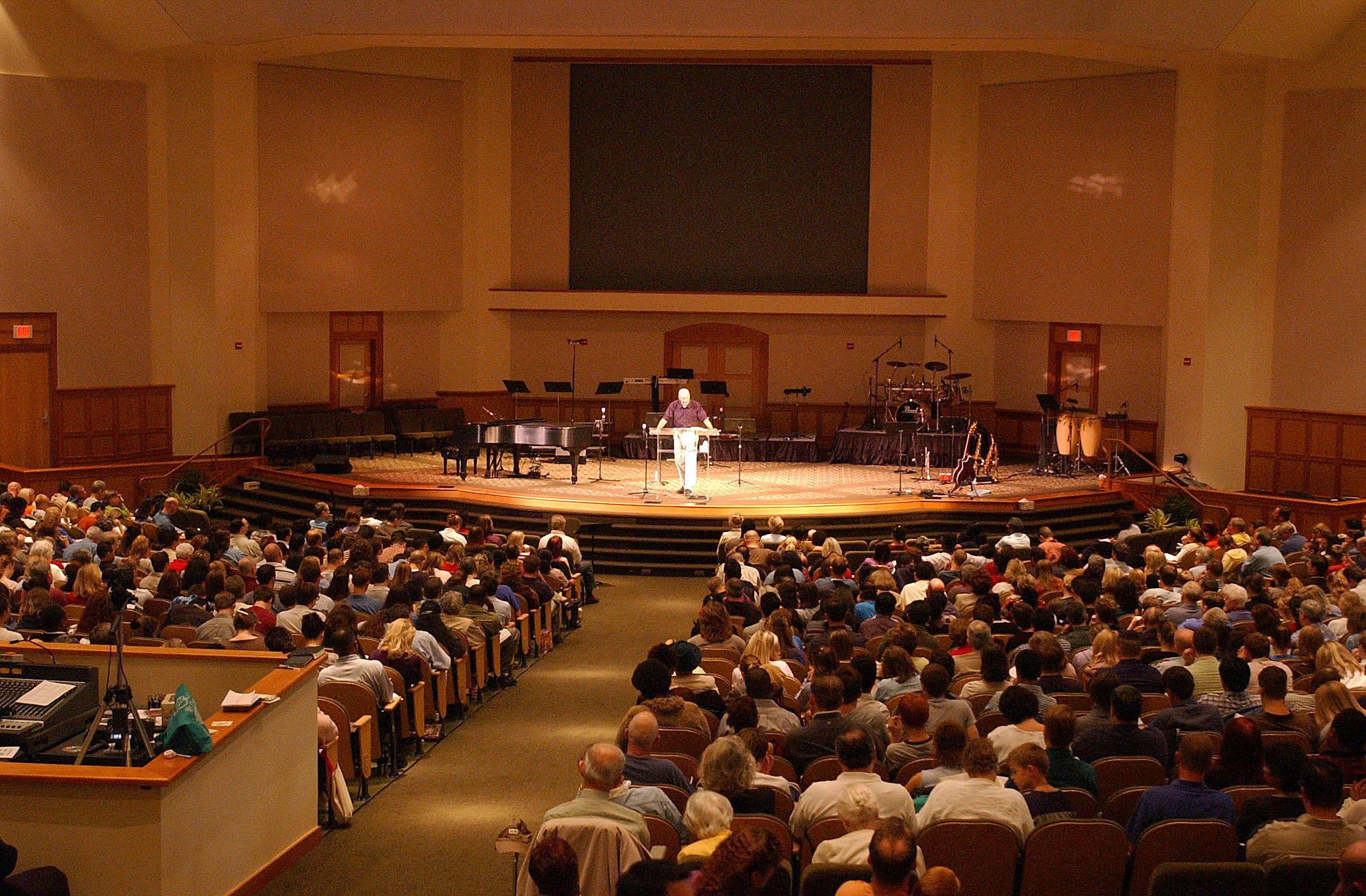 Worshipers fill the Covenant Life Church in Gaithersburg, Md. on Oct. 13, 2002.