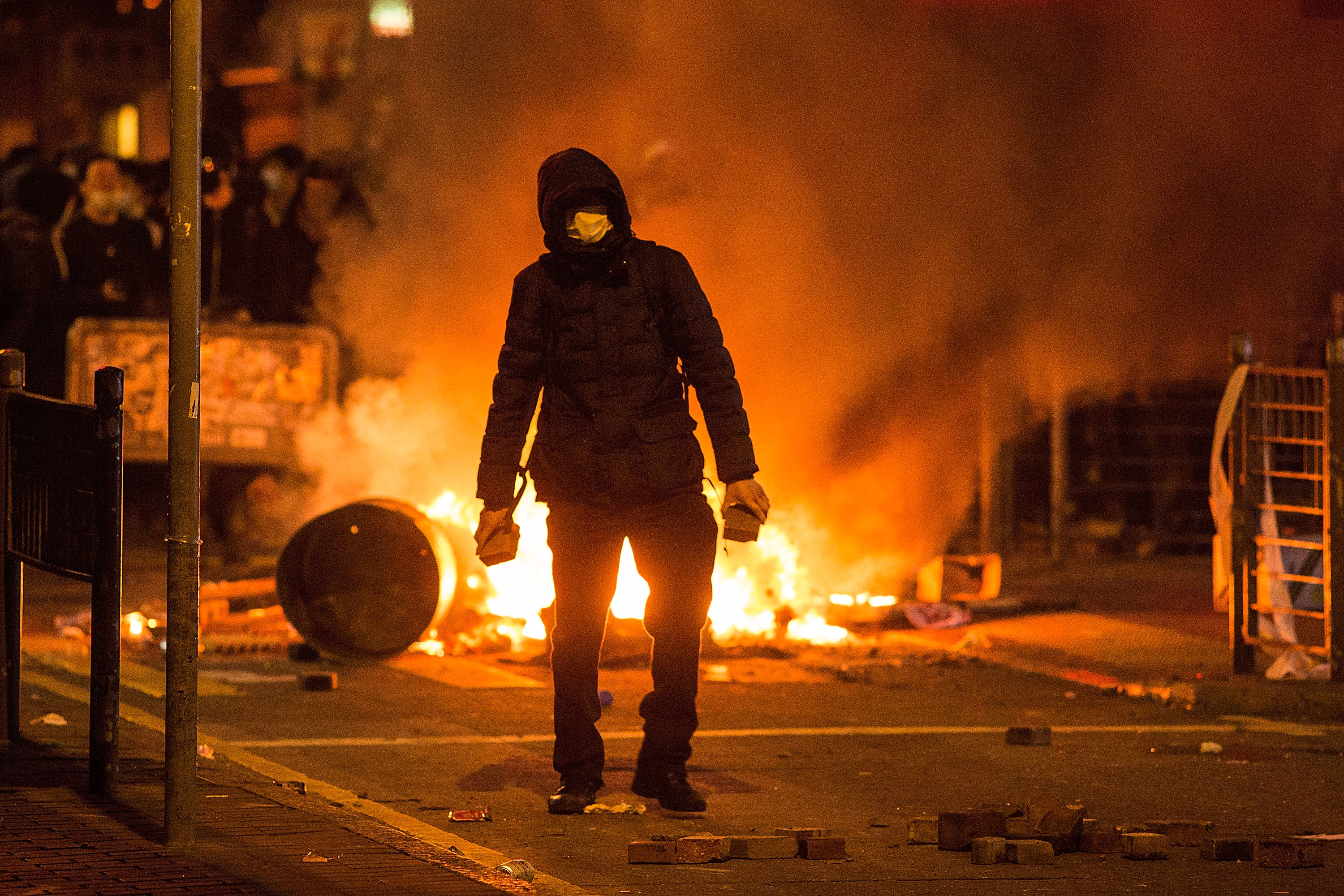 Rioters set fires in Mong Kok district of Hong Kong on Feb. 9, 2016 (Lam Yik Fei—Getty Images)