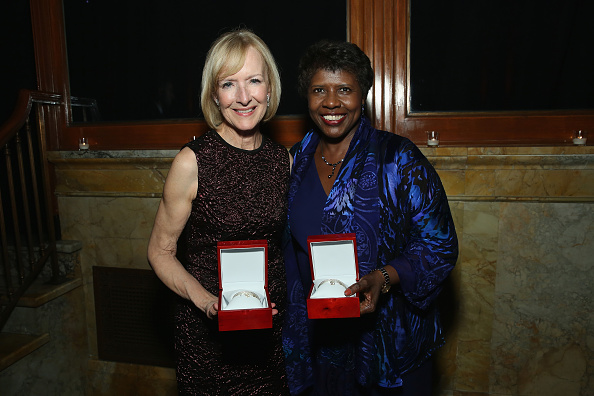 Journalists and honorees Judy Woodruff (L) and Gwen Ifill attend The Women's Media Center 2015 Women's Media Awards on Nov. 5, 2015 in New York City. (Cindy Ord/Getty Images)