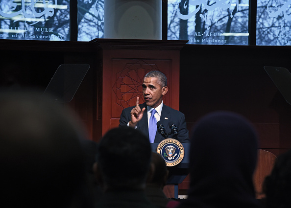 Obama visits mosque in Baltimore