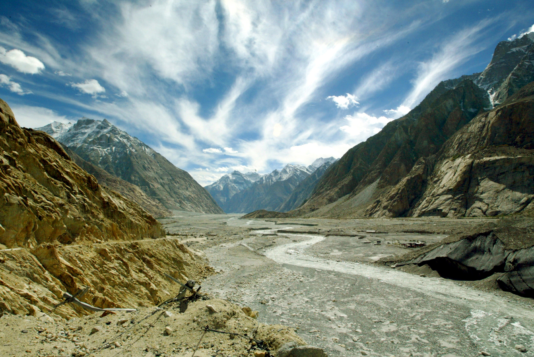-PHOTO TAKEN 04OCT03- The Siachen Glacier, north of Indian state of Jammu and Kashmir. Since 1984, I..