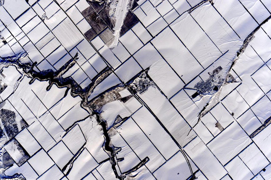 "#ColorsofEarth Snow white. #YearInSpace" via Twitter on Feb. 16, 2016.