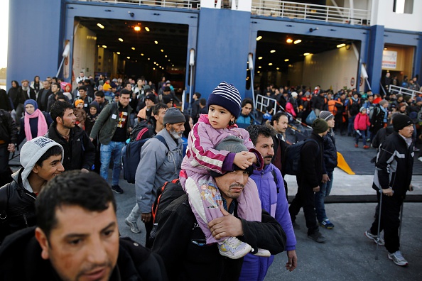 Syrian refugees arrive port of Piraeus