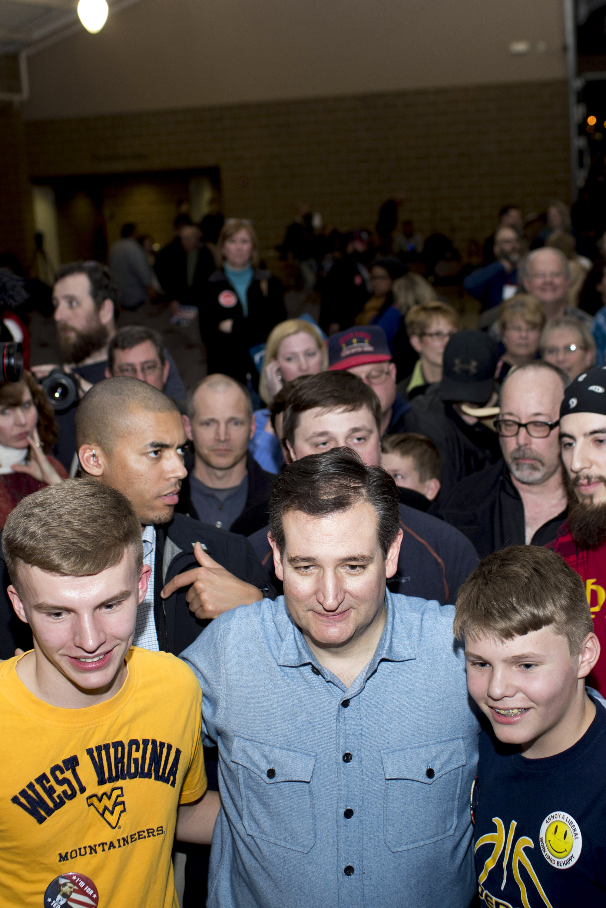 Ted Cruz greets supporters at his rally in Des Moines, Iowa on Jan. 31, 2016.