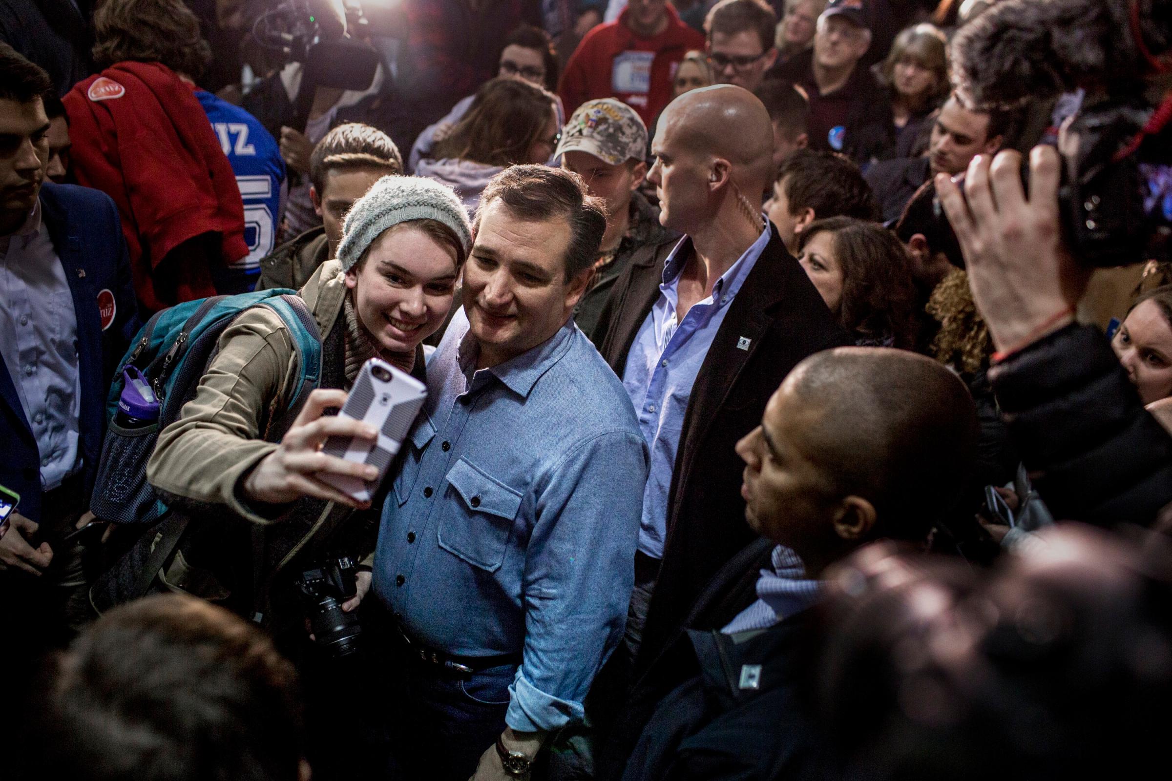 Ted Cruz greets supporters at a rally in Des Moines, Iowa on Jan. 31, 2016.
