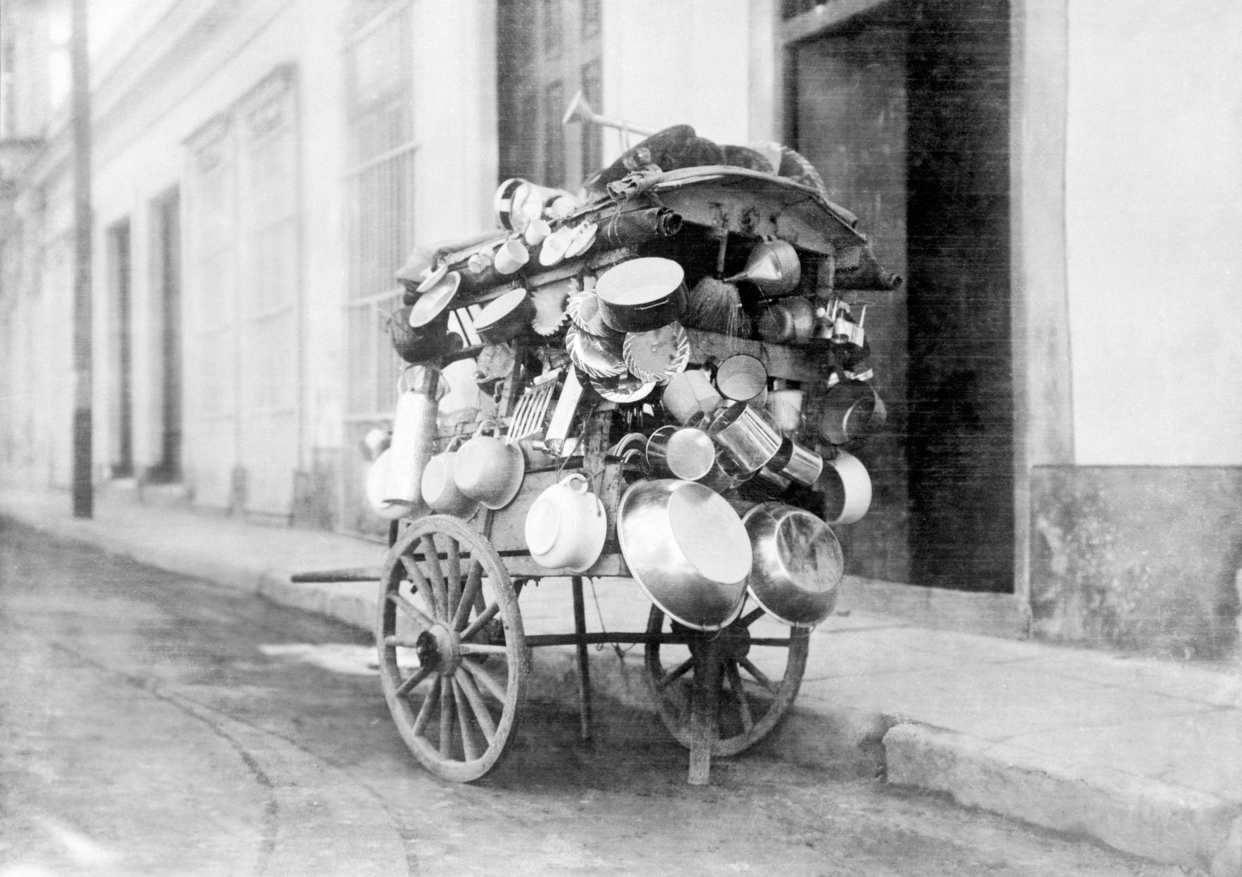 A peddler's cart in Havana, Cuba, 1925.