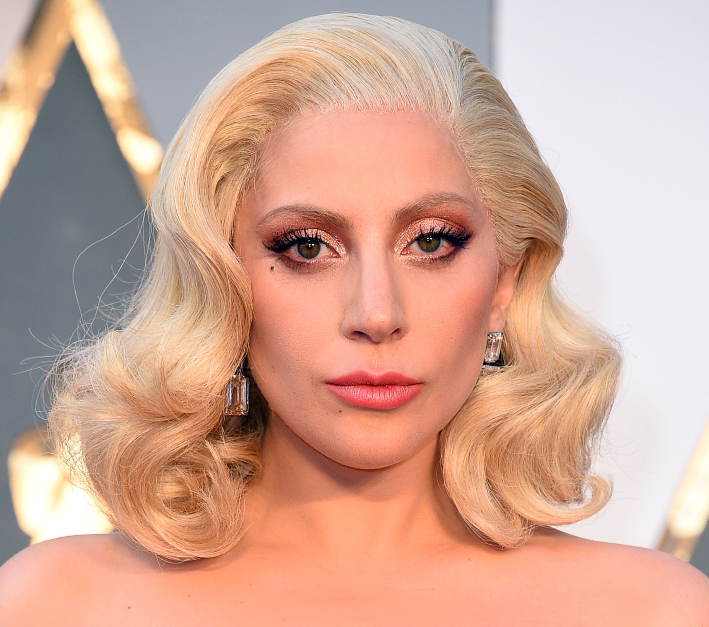 Lady Gaga arrives at the 88th Annual Academy Awards at Hollywood &amp; Highland Center on February 28, 2016 in Hollywood, California.