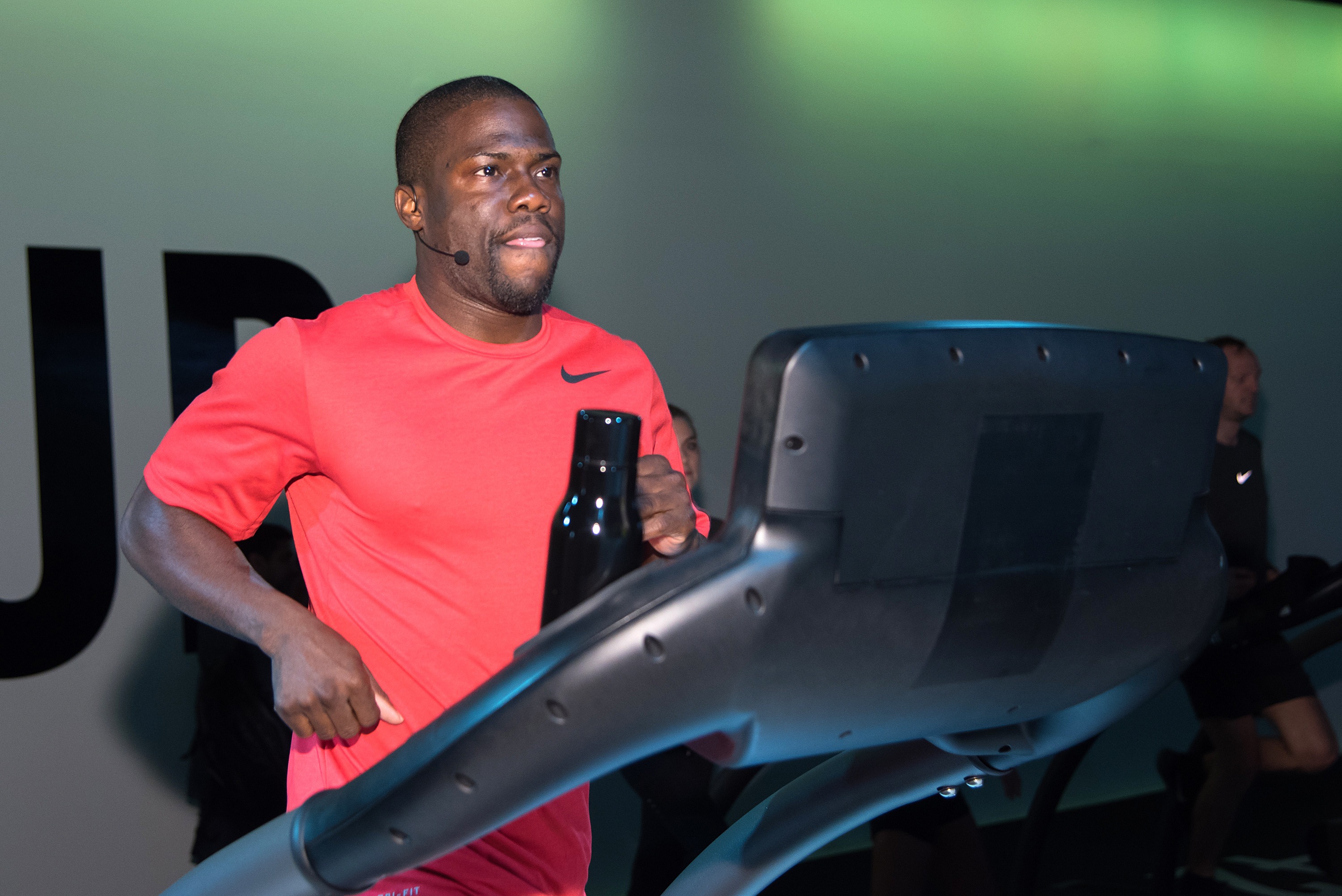 NEW YORK, NY - MARCH 16:  Comedian Kevin Hart works out during the Nike+ Live Training And Running Experience at Skylight at Clarkson Sq (Getty Images)