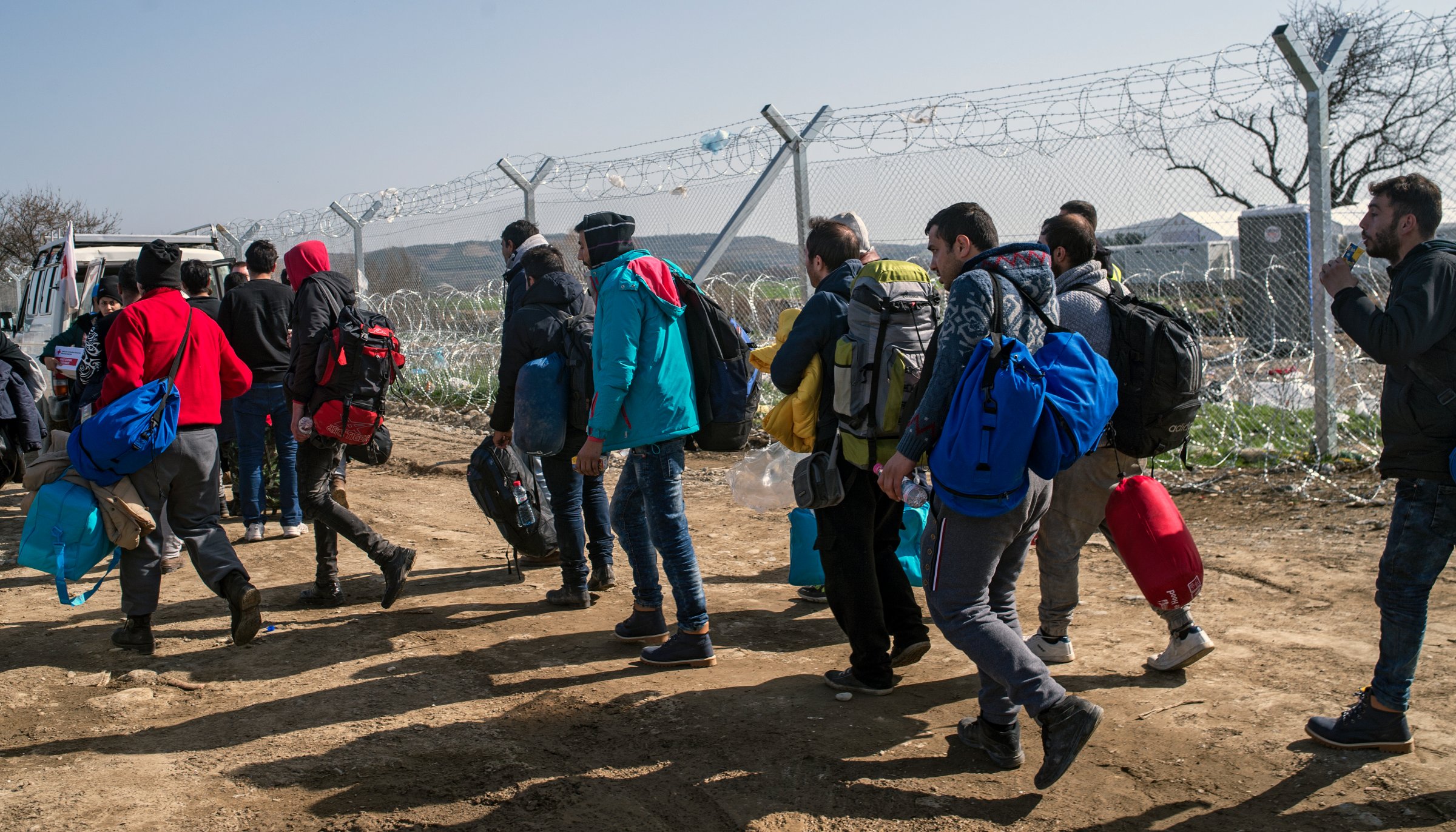 Macedonia prevents Afghan migrants from crossing border