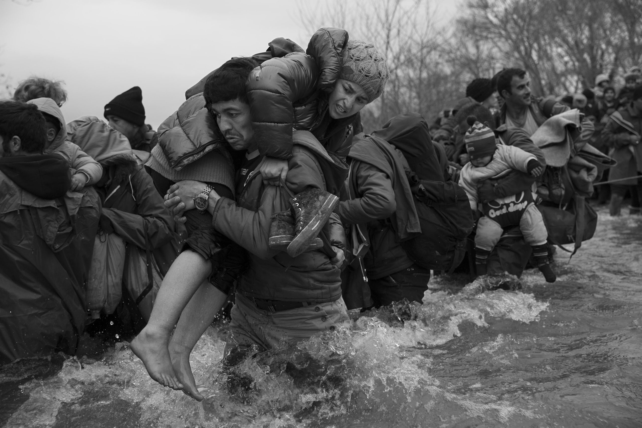 An estimated 1,000 migrants made their way from the camp in
                      Idomeni, Greece and crossed a river near the border in the hopes of crossing into Macedonia (James Nachtwey for TIME)