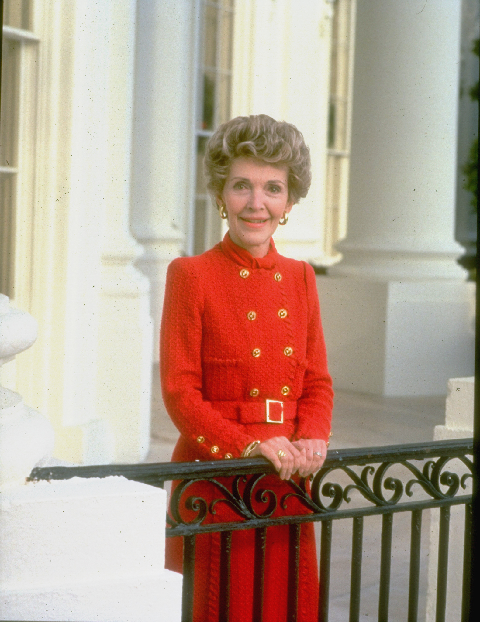 Portrait of a First Lady When she arrived in Washington in 1981 as the wife of U.S. President Ronald Reagan, Nancy Reagan restored a glamour to the White House that had been absent for several administrations. Her unwavering commitment to her husband and his policies, though controversial at times, inspired Americans on both sides of the political spectrum.