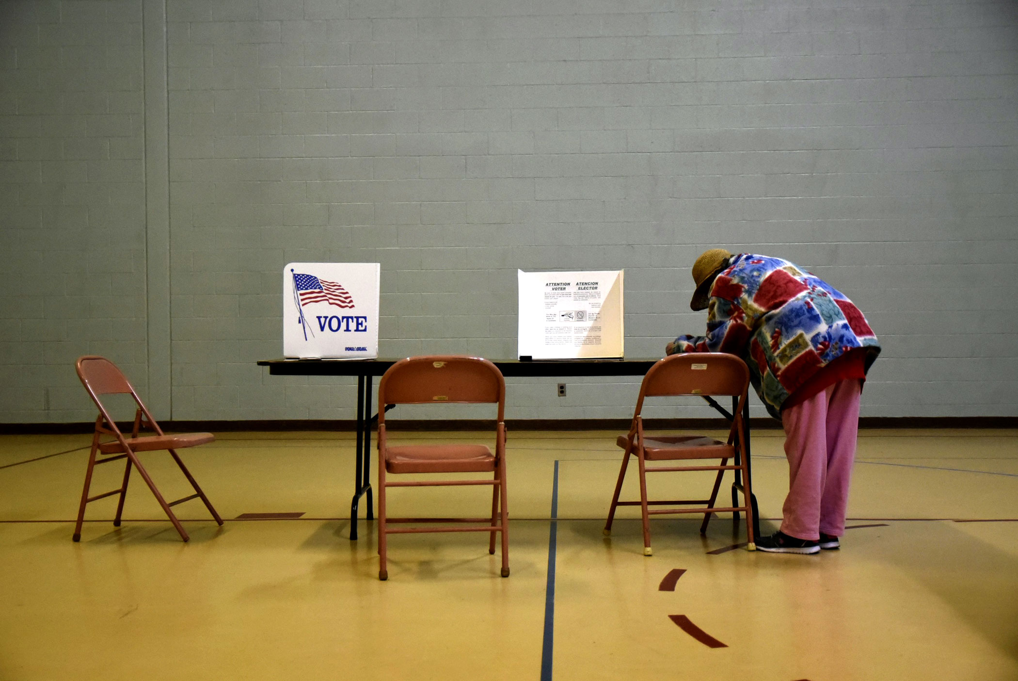 A voter fills out her ballot at Northwest Christian Church on Super Tuesday in Oklahoma City.