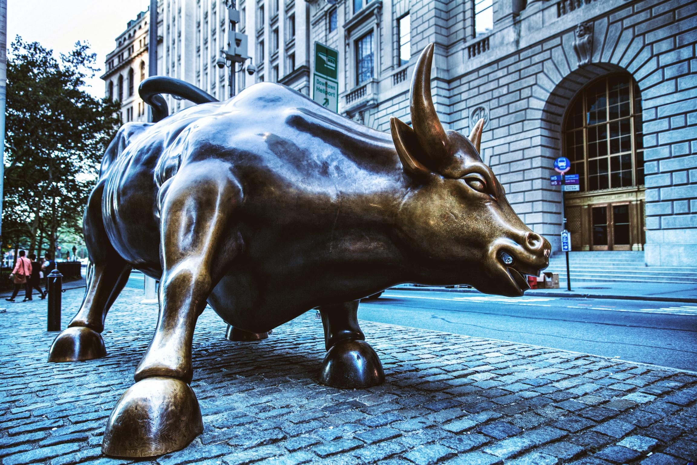 The bull of Wall Street (Jason Moskowitz&mdash;Moment Editorial/Getty Images)