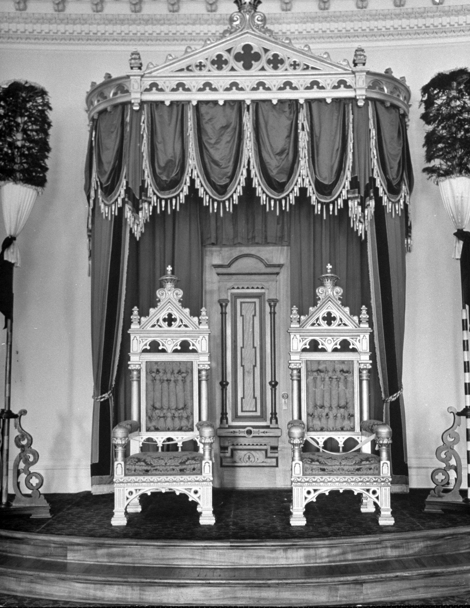 Two thrones on display in the throne room of the Lolani palace, Hawaii.