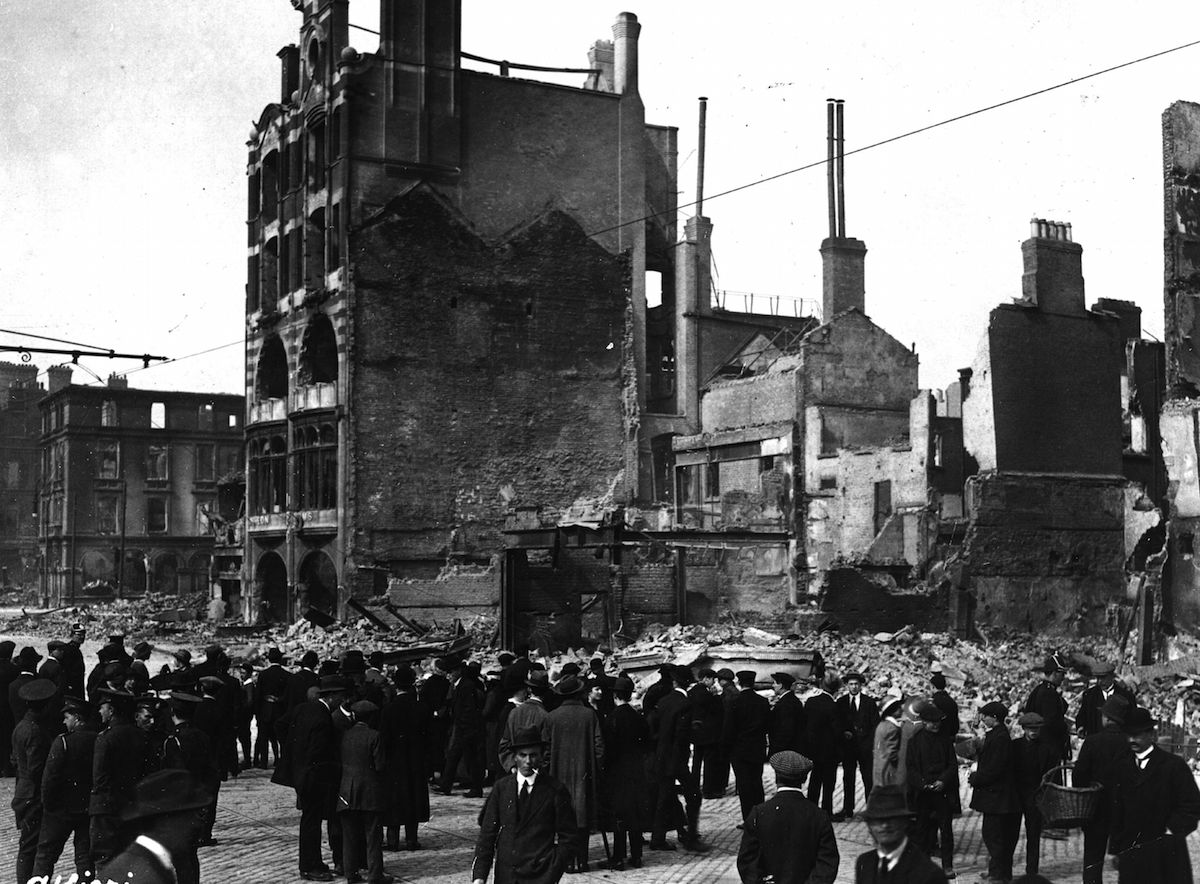 Wrecked buildings on the corner of Sackville Street in Dublin during the Easter Rising of 1916. (Hulton Archive / Getty Images)