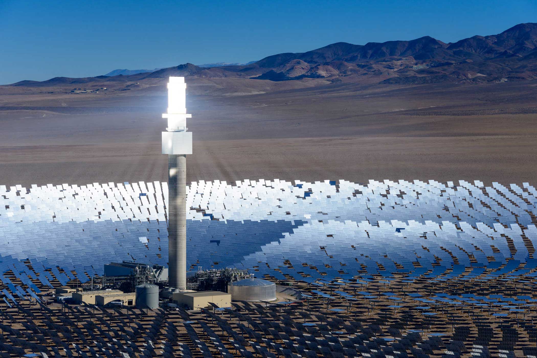 Utilgængelig Vil have undgå This Solar Power Plant Can Run All Night | Time