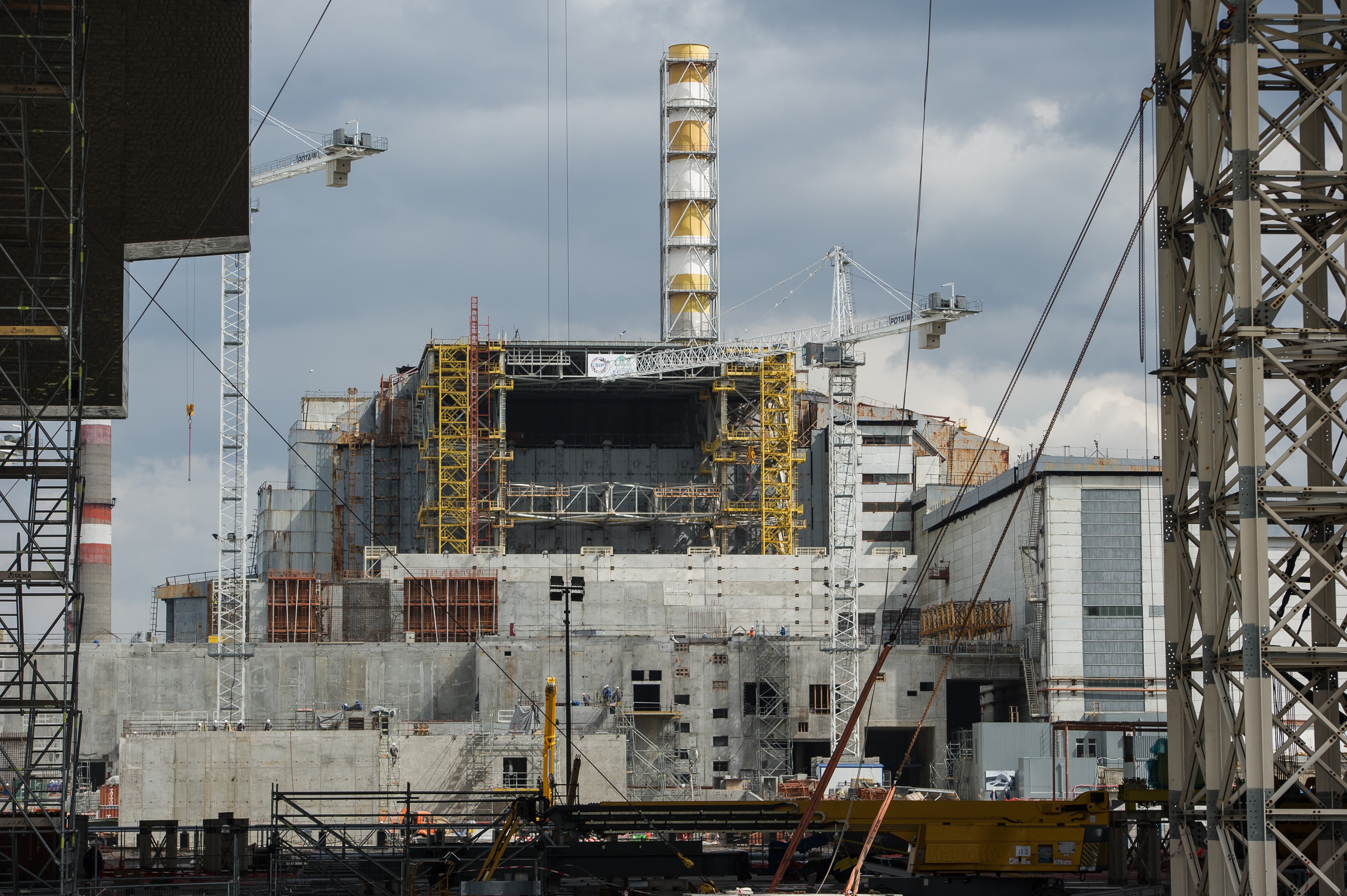 The fourth reactor of the Chernobyl Nuclear Power Plant is seen through the New Safe Confinement in Chernobyl, Ukraine, April 22, 2016. (Alexey Furman—Anadolu Agency/Getty Images)