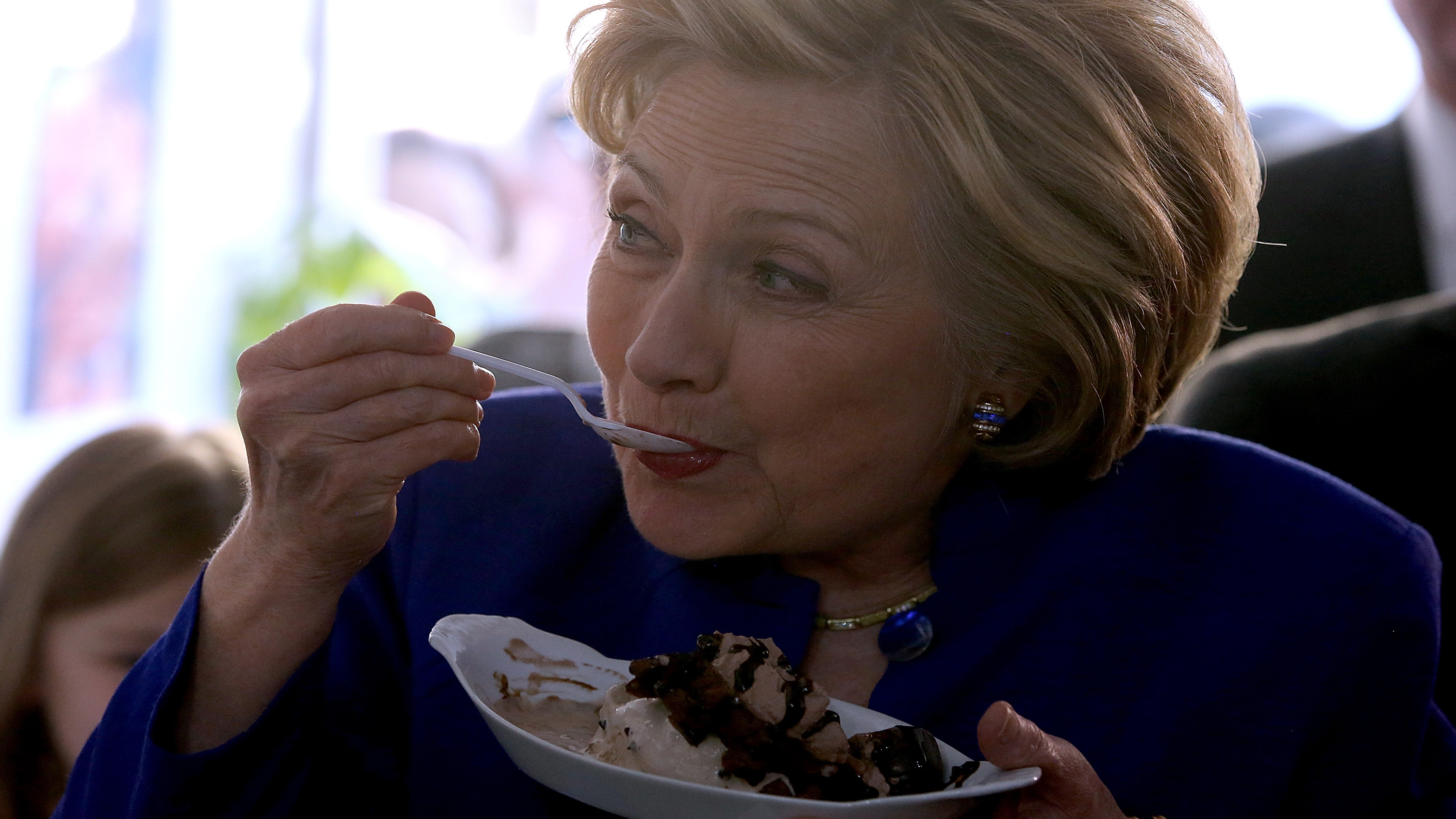 hillary-clinton-ice-cream-eating-campaign