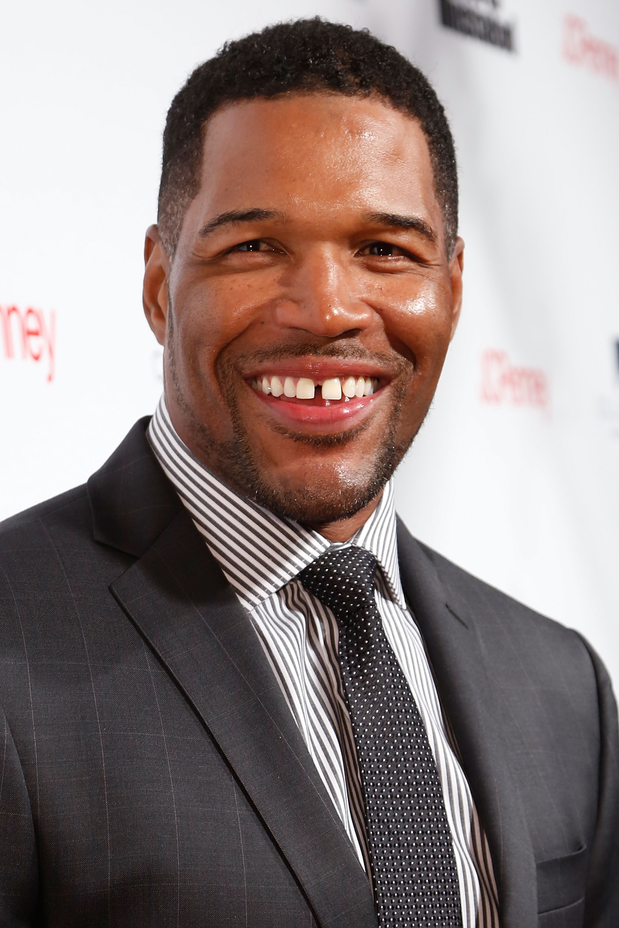 Michael Strahan attends the Sports Illustrated's Fashionable 50 NYC Event at Vandal on April 12, 2016 in New York City.