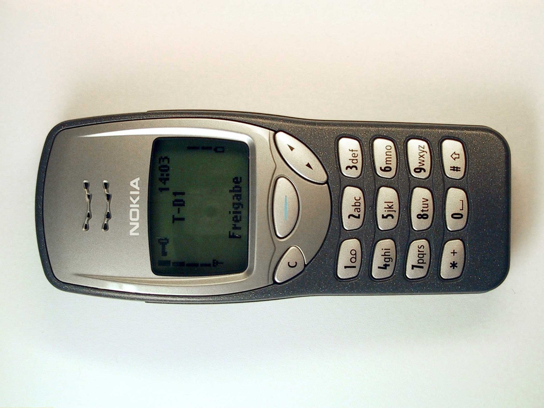 Nokia 3210 / Handy