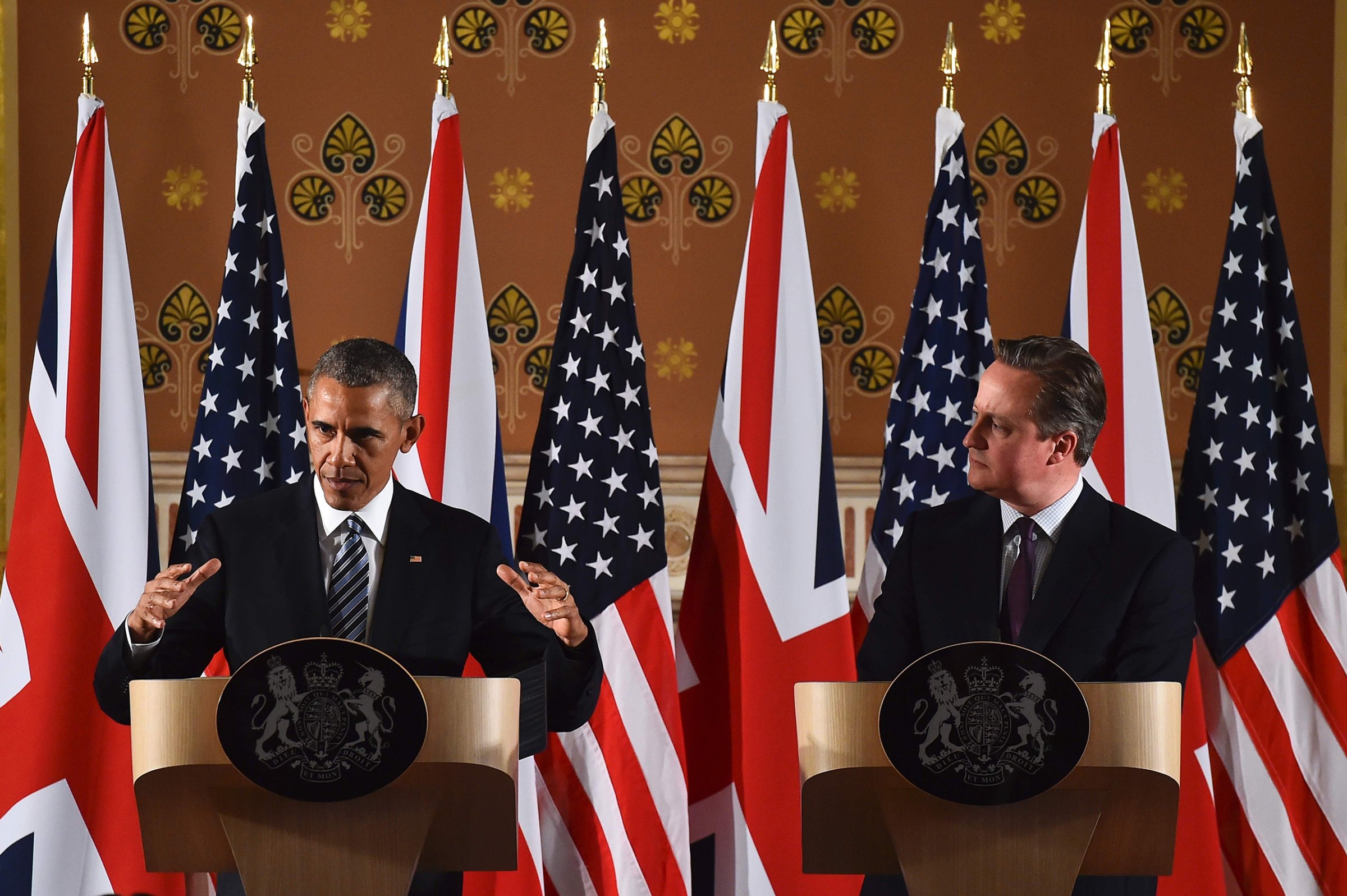 Barack Obama and David Cameron hold a press conference at the Foreign and Commonwealth Office in central London on April, 22, 2016.