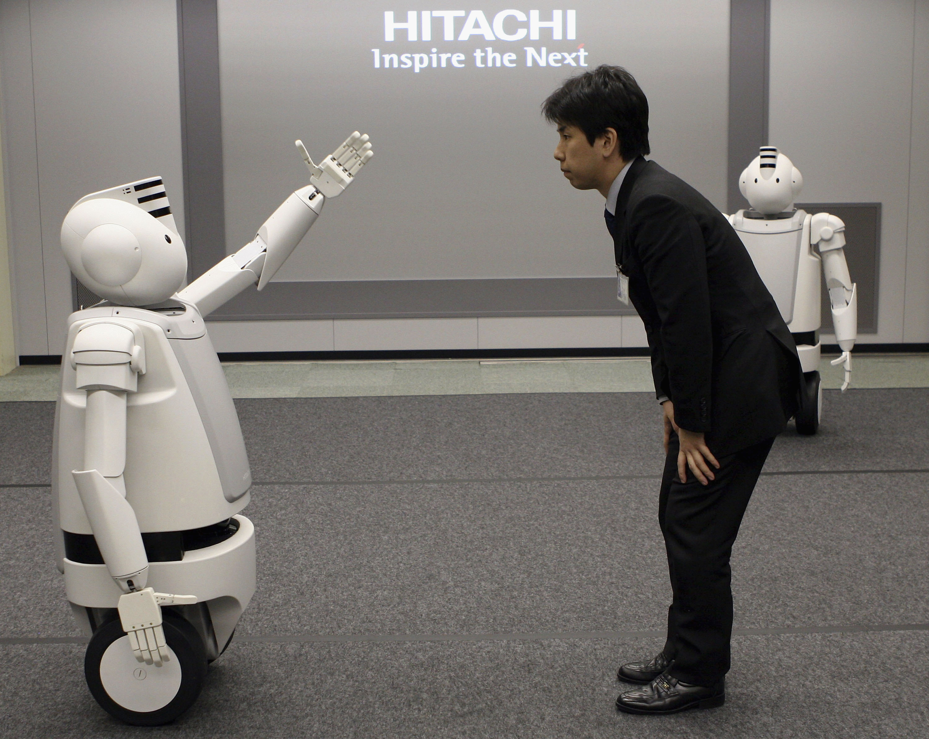 Japanese Electronics Conglomerate Hitachis New Humaniod Robot 'Emiew' (Koichi Kamoshida—Getty Images)