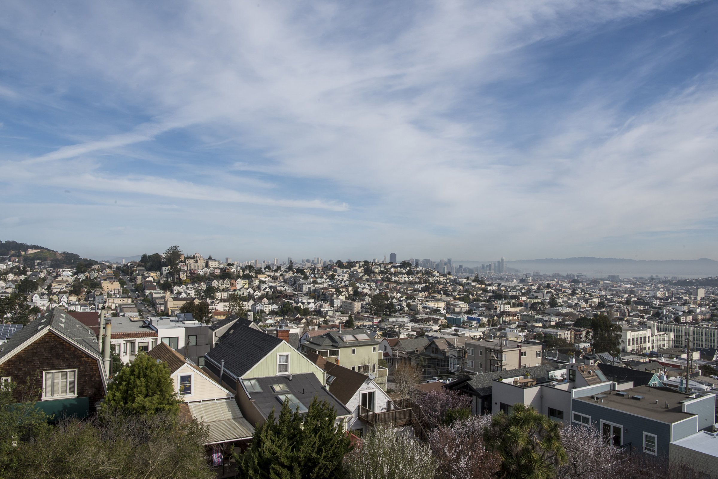 City skyline views from a house listed at US$ 5.49 million are seen in San Francisco, Calif. on Feb. 12, 2016.