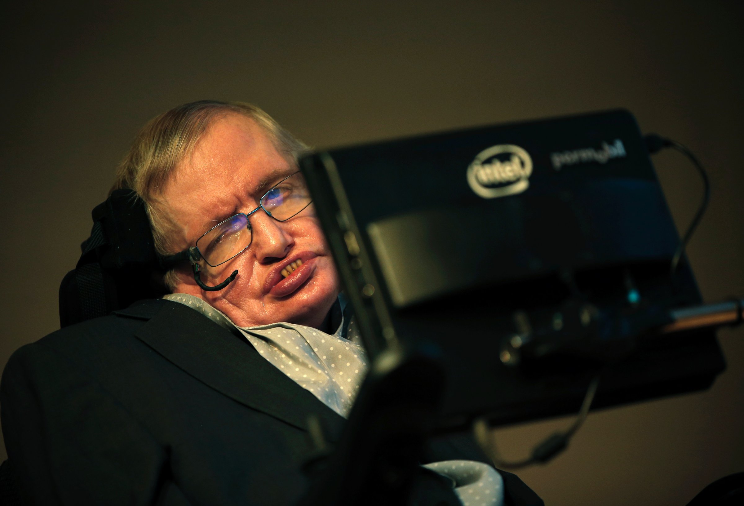 Professor Stephen Hawking attends a press conference to announce a new award for science communication in London on December 16, 2015.