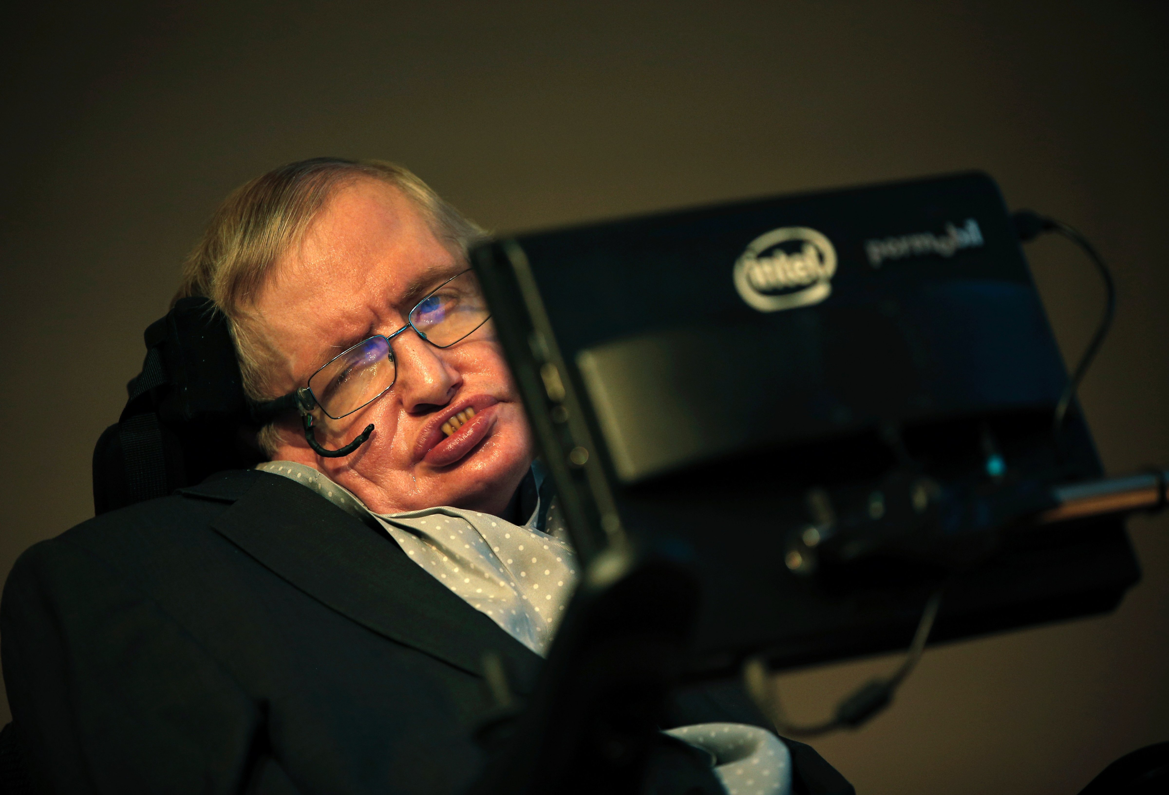 Professor Stephen Hawking attends a press conference to announce a new award for science communication in London on December 16, 2015. (Adrian Dennis—AFP/Getty Images)