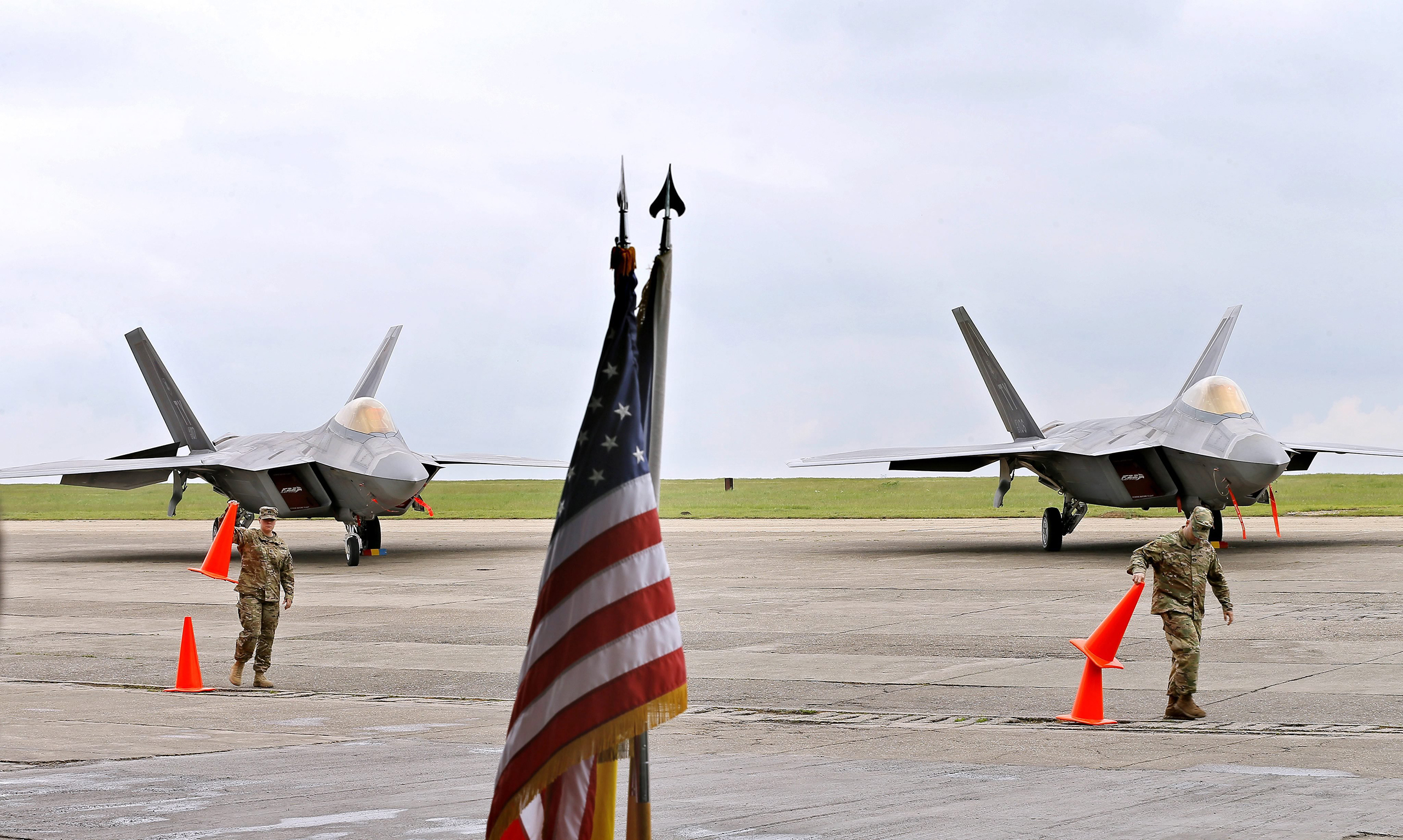 Romanian-US first F22 Raptor military flight in South East Europe
