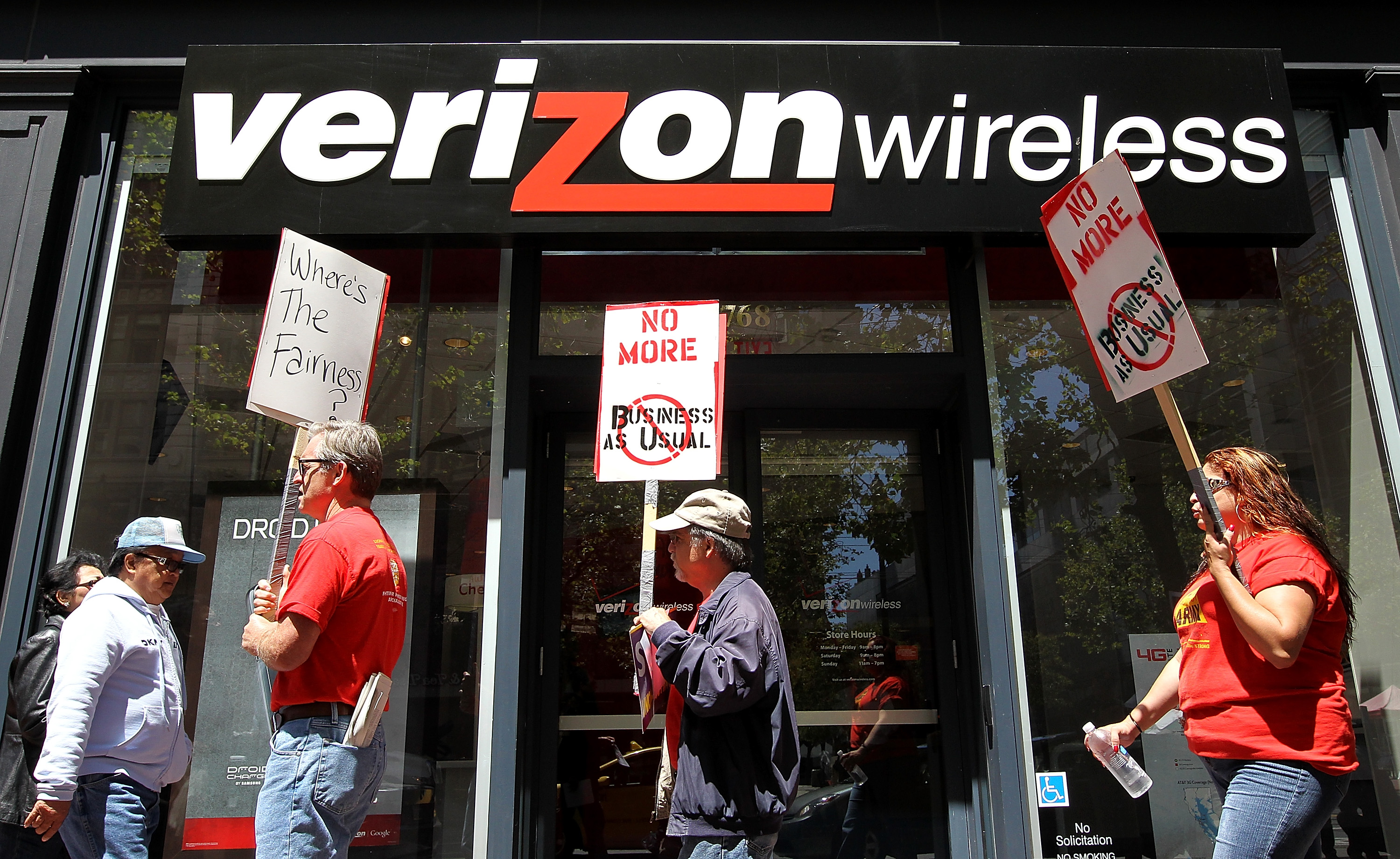 Verizon Unions Continue To Strike