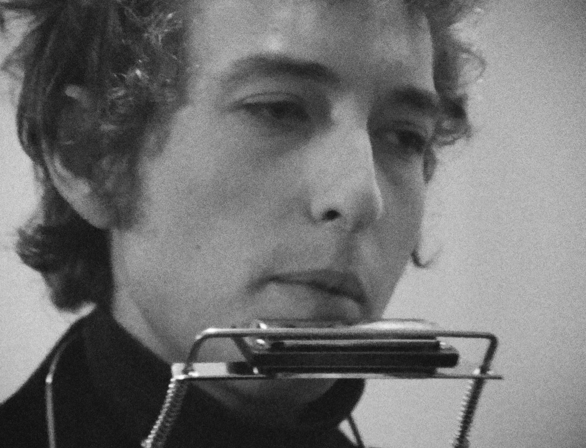 Bob Dylan backstage at Newcastle City Hall in London, 1965.