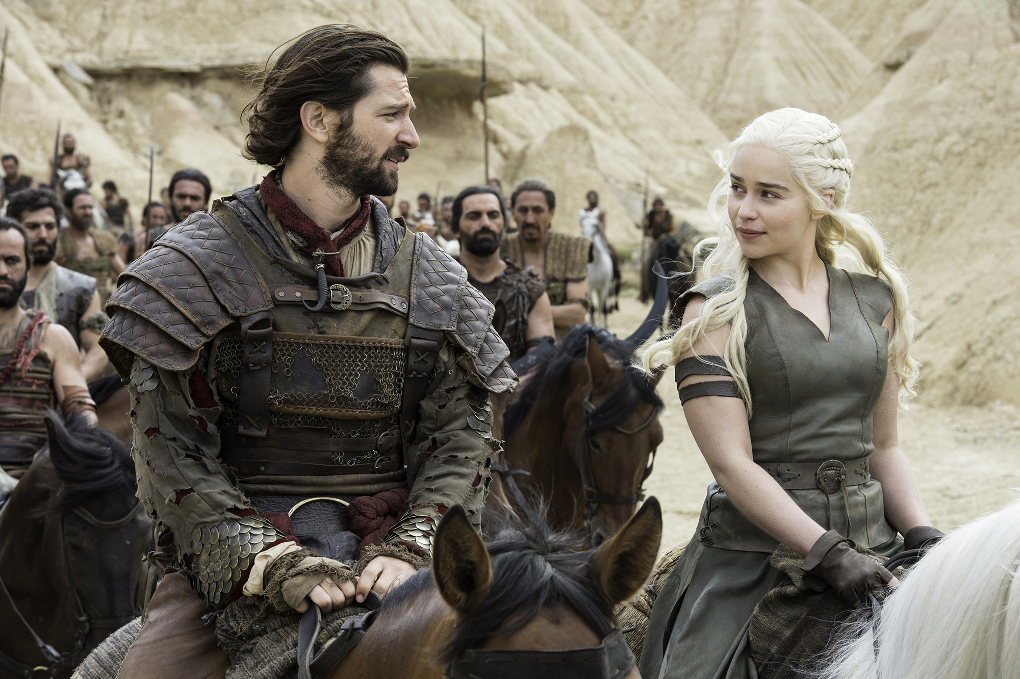 Michiel Huisman and Emilia Clarke in Game of Thrones, season 6, episode 6.