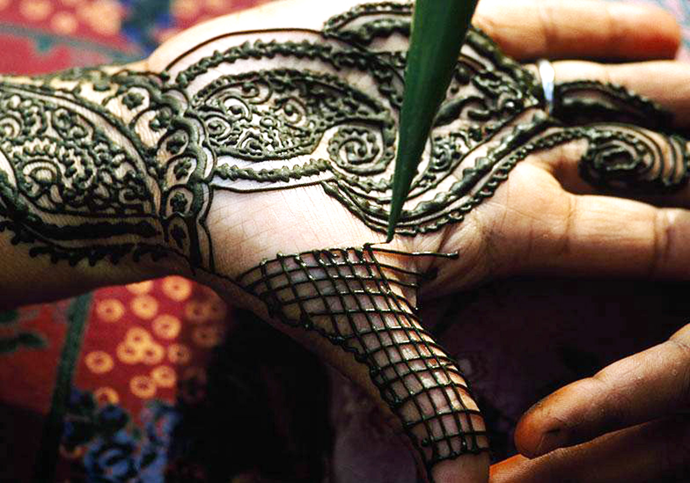 Henna and Temporary Tattoos Can Cause an Allergic Reaction | Time