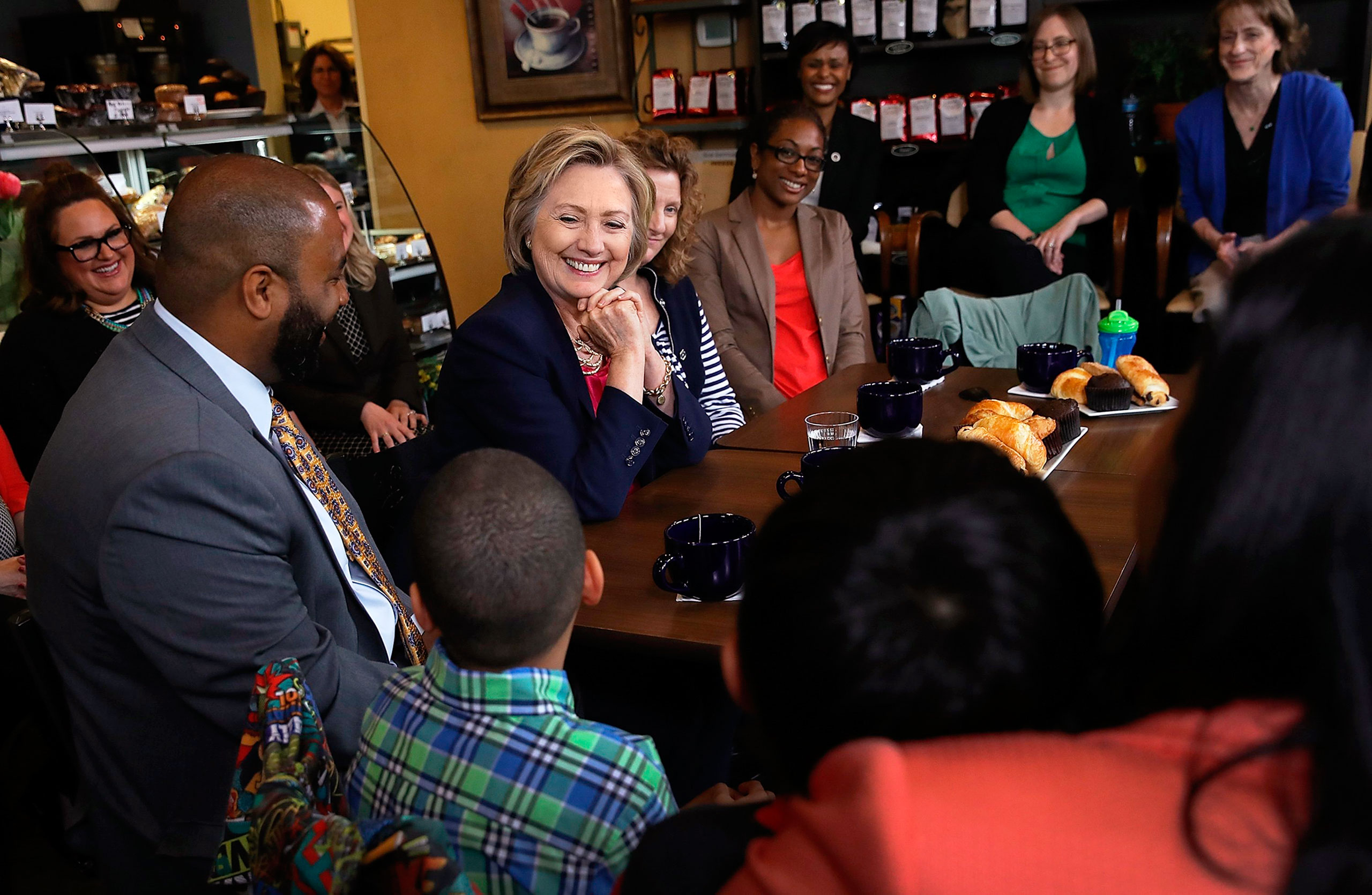 Clinton meets with voters on May 9 at Mug’n Muffin bakery in Aldie, Va. (Win McNamee—Getty Images)