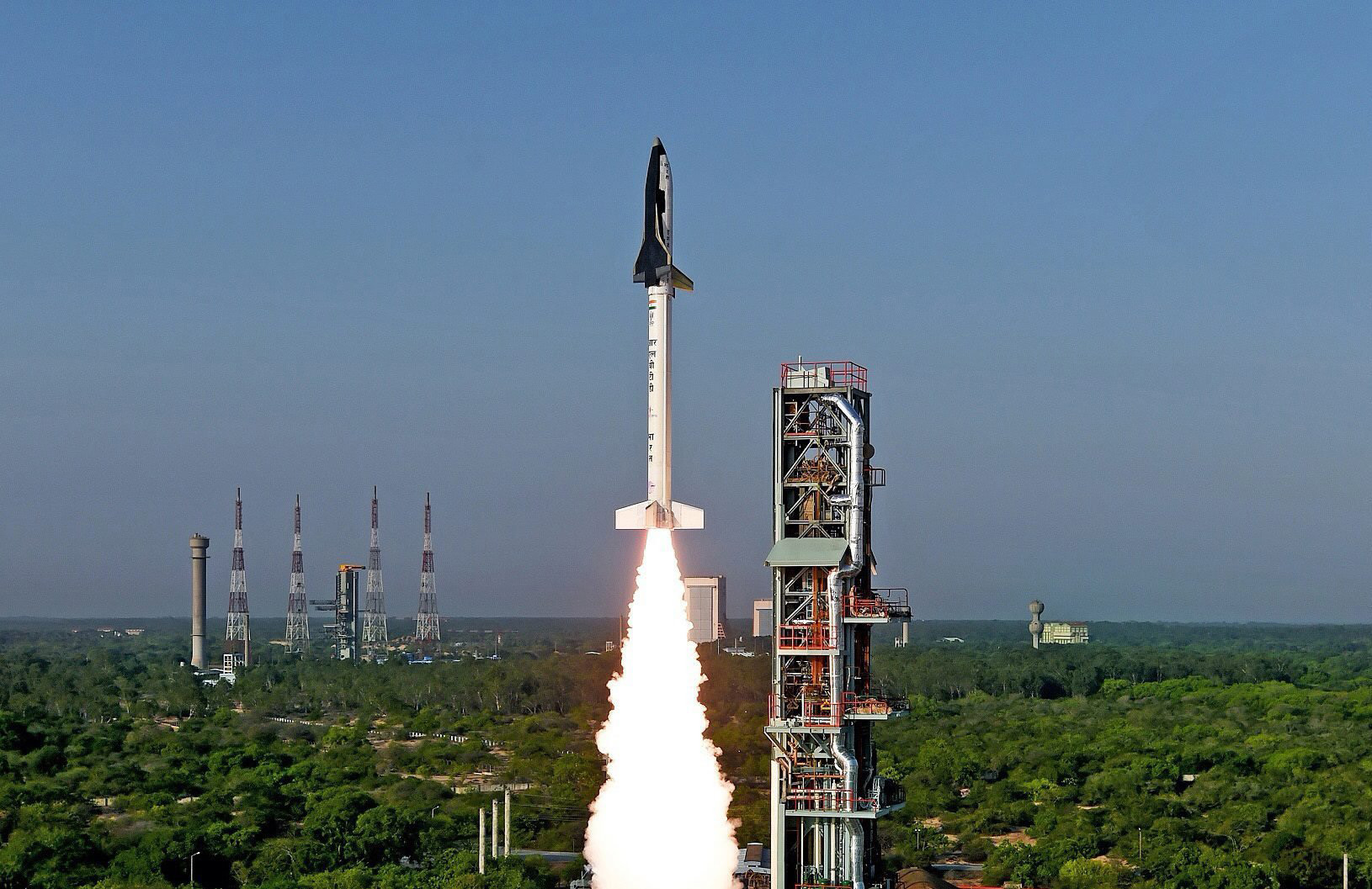 India's Reusable Launch Vehicle (RLV)-TD taking off from Sriharikota, Andhra Pradesh, May 23, 2016. (Indian Space Research Organization/EPA)