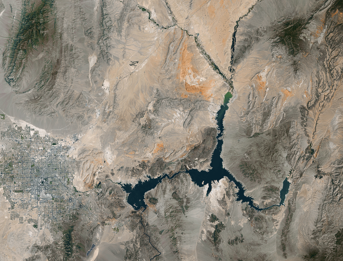 Lake Mead, Nevada, on May 15, 1984 and May 23, 2016. (NASA Earth Observatory; Gif by Marisa Gertz for TIME)