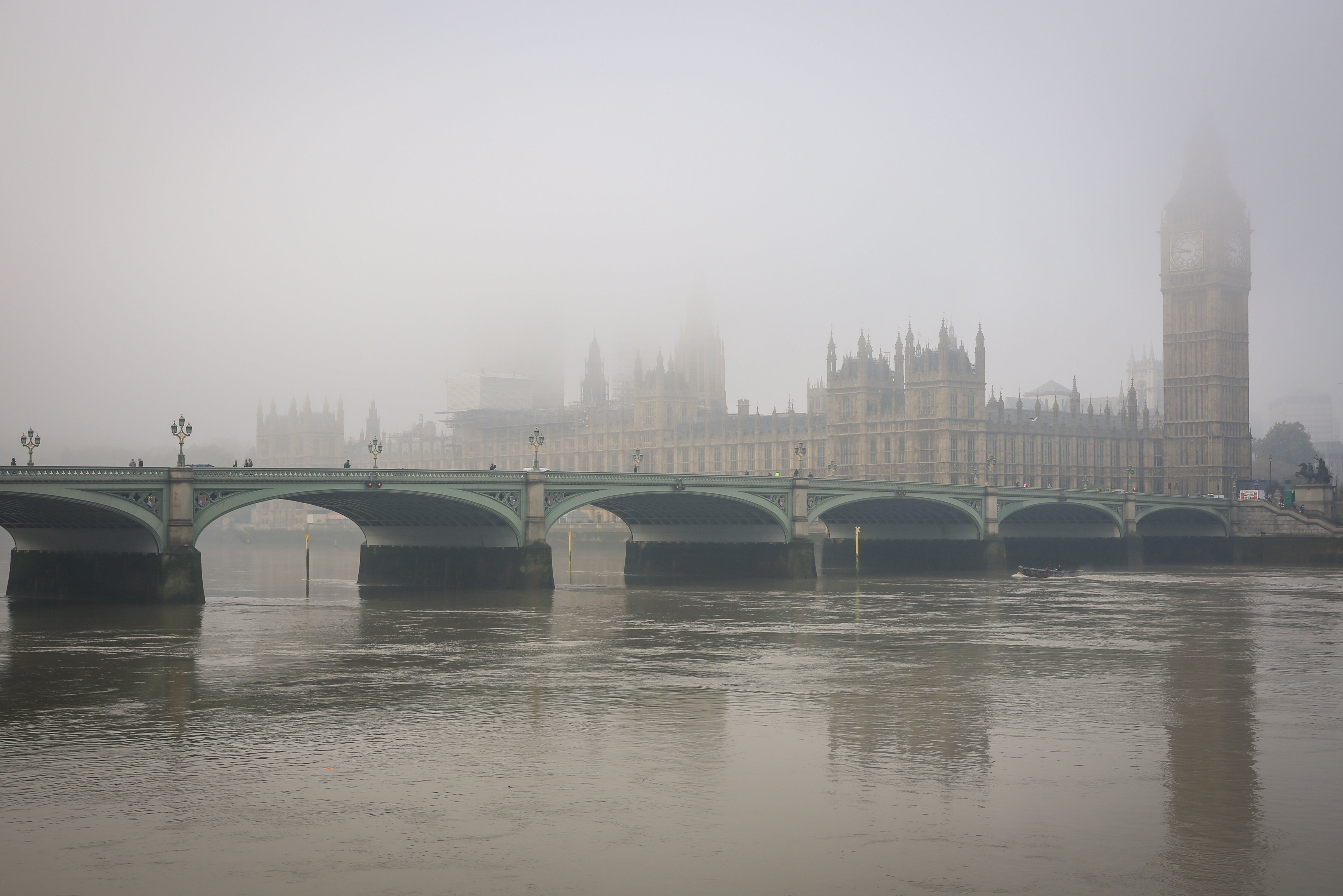 Big Ben and House of Parliament in London Fog (Bridget Davey—Getty Images/Moment Open)