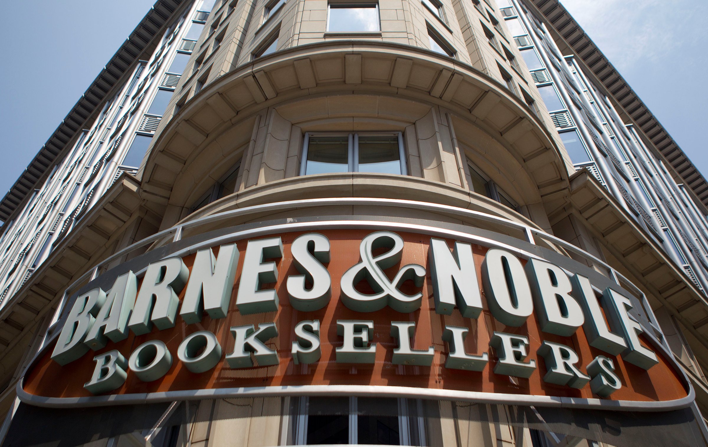 Barnes &amp; Noble Mulls Sale Under Pressure From Activist Burkle