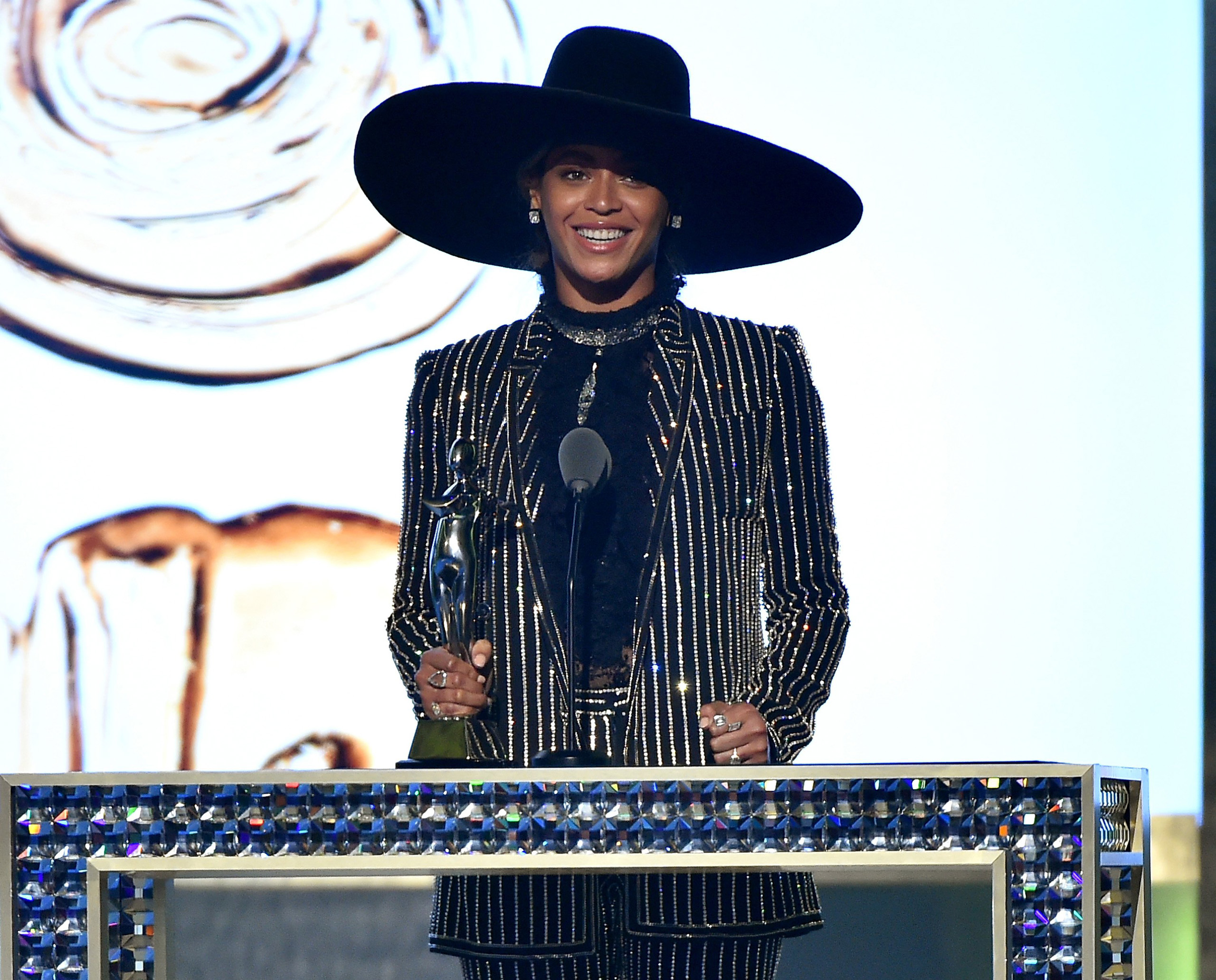 Beyonce accepts The CDFA Fashion Icon Award onstage at the 2016 CFDA Fashion Awards at the Hammerstein Ballroom in New York City, June 6, 2016. (Theo Wargo—Getty Images)