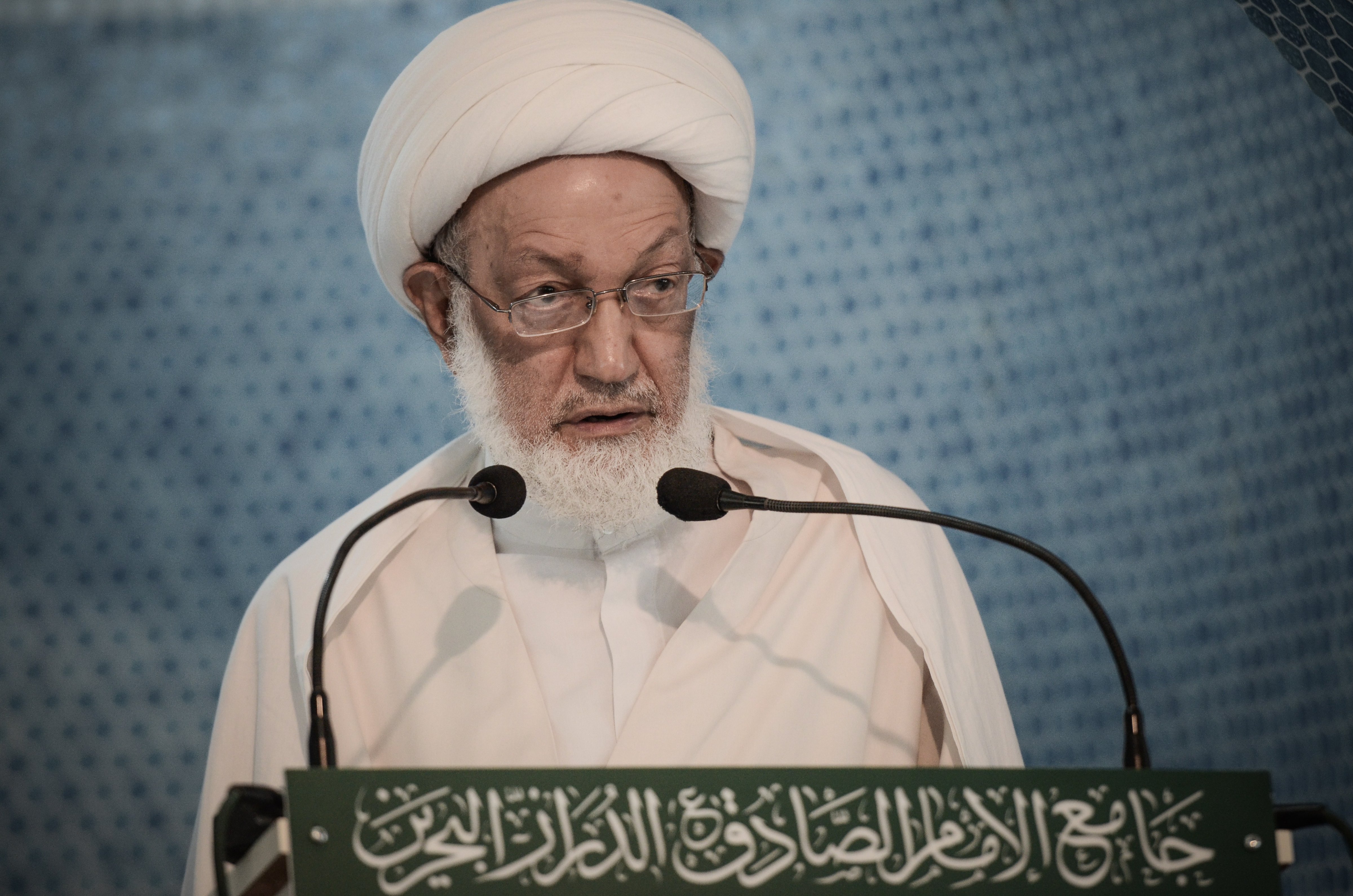 Bahraini top senior Shi‘ite cleric, Sheik Isa Qassim, gives a speech to worshippers during Friday prayer at a mosque in the village of Diraz, west of Bahrain's capital Manama, on May 17, 2013 (AFP—Getty Images)
