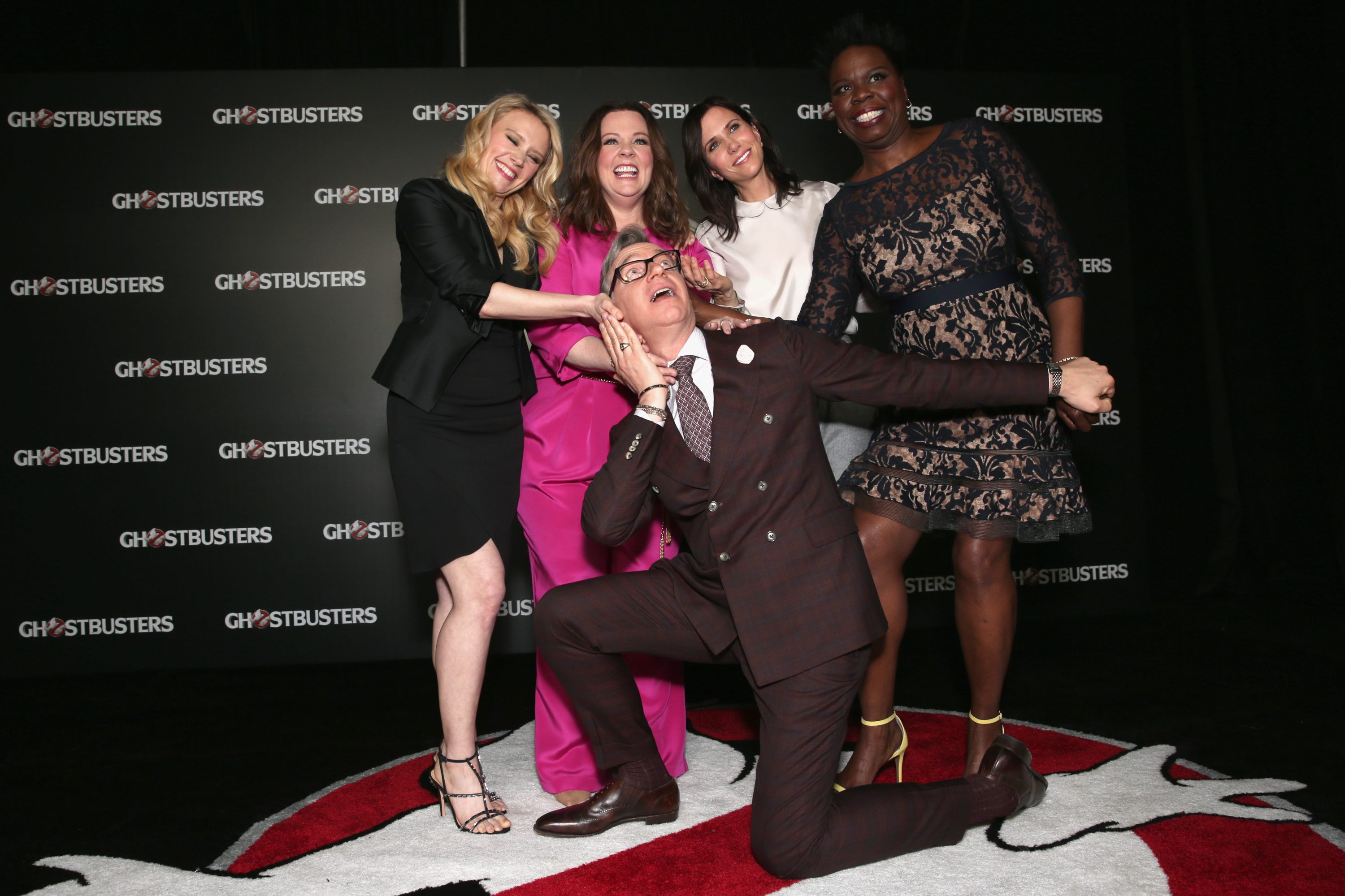 Actresses Kate McKinnon, Melissa McCarthy, Kristen Wiig, Leslie Jones and 'Ghostbusters' director Paul Feig attend CinemaCon 2016 (Todd Williamson—Getty Images for CinemaCon)