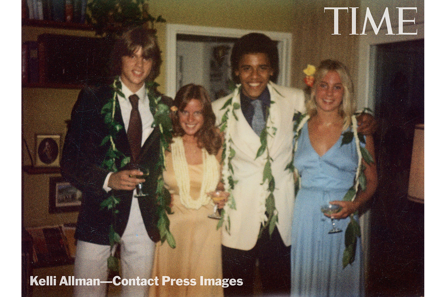 From left: Greg Orme, Kelli Allman, Barack Obama and Megan Hughes at Allman’s parents’ house in Honolulu. (Kelli Allman / Contact Press Images)