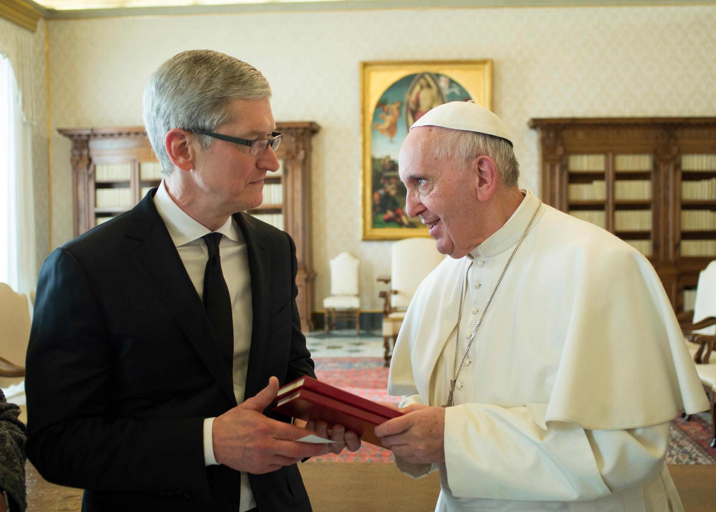 Pope Francis meets with Apple CEO Tim Cook at the Vatican on Jan. 22, 2016.