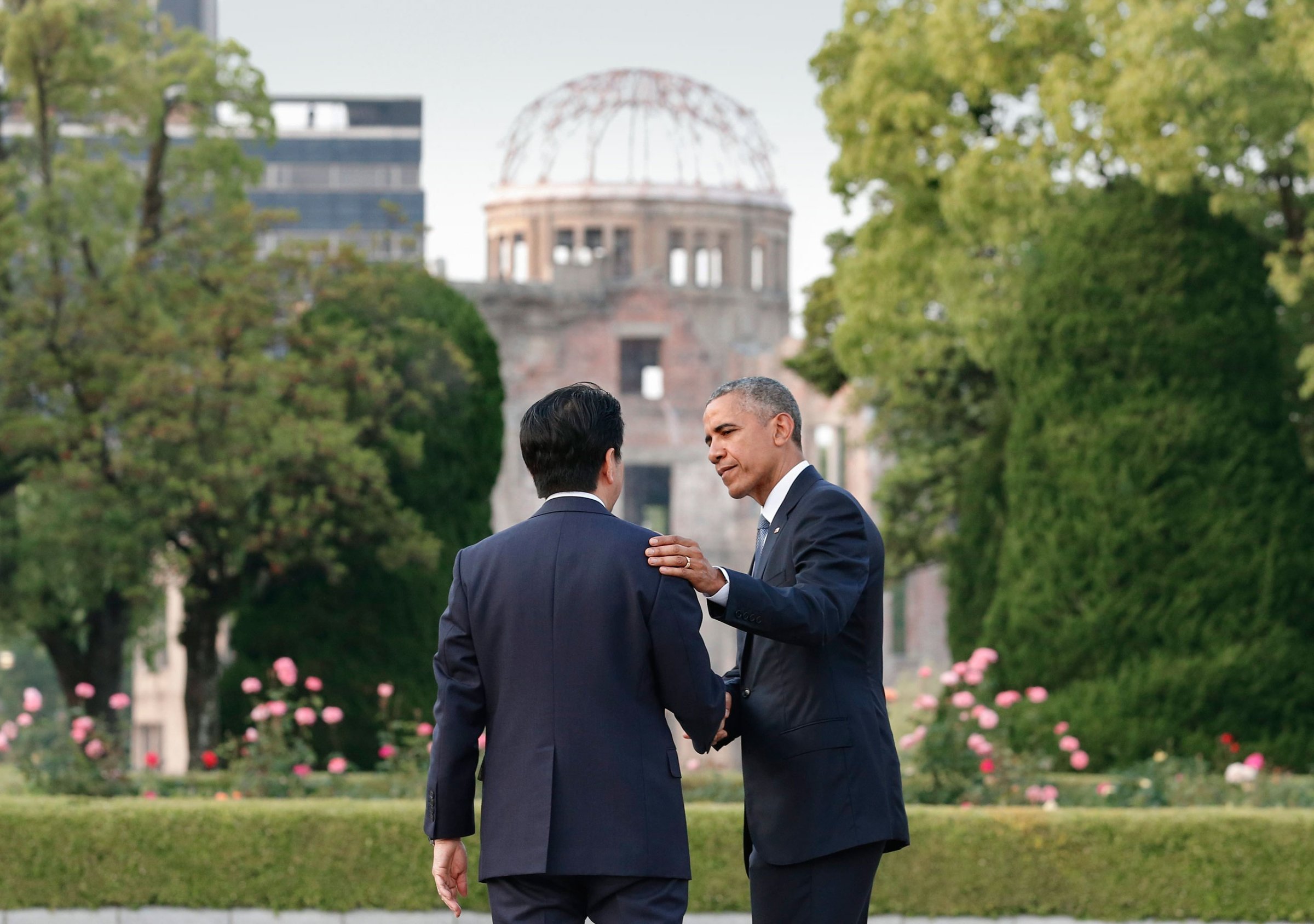Obama with Abe at the Hiroshima Peace Memorial