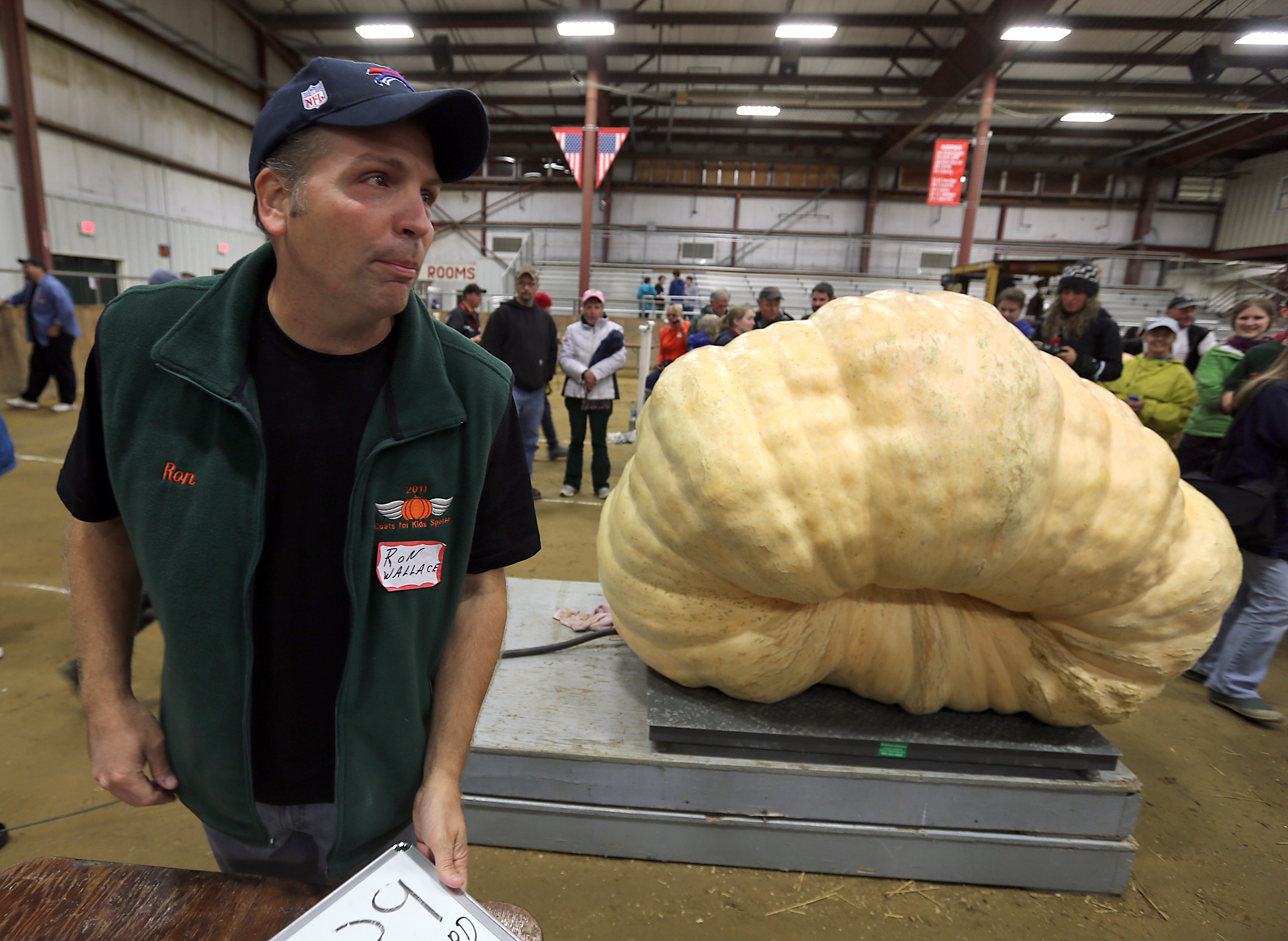 2,009lb Pumpkin Sets Record For The Largest In The World