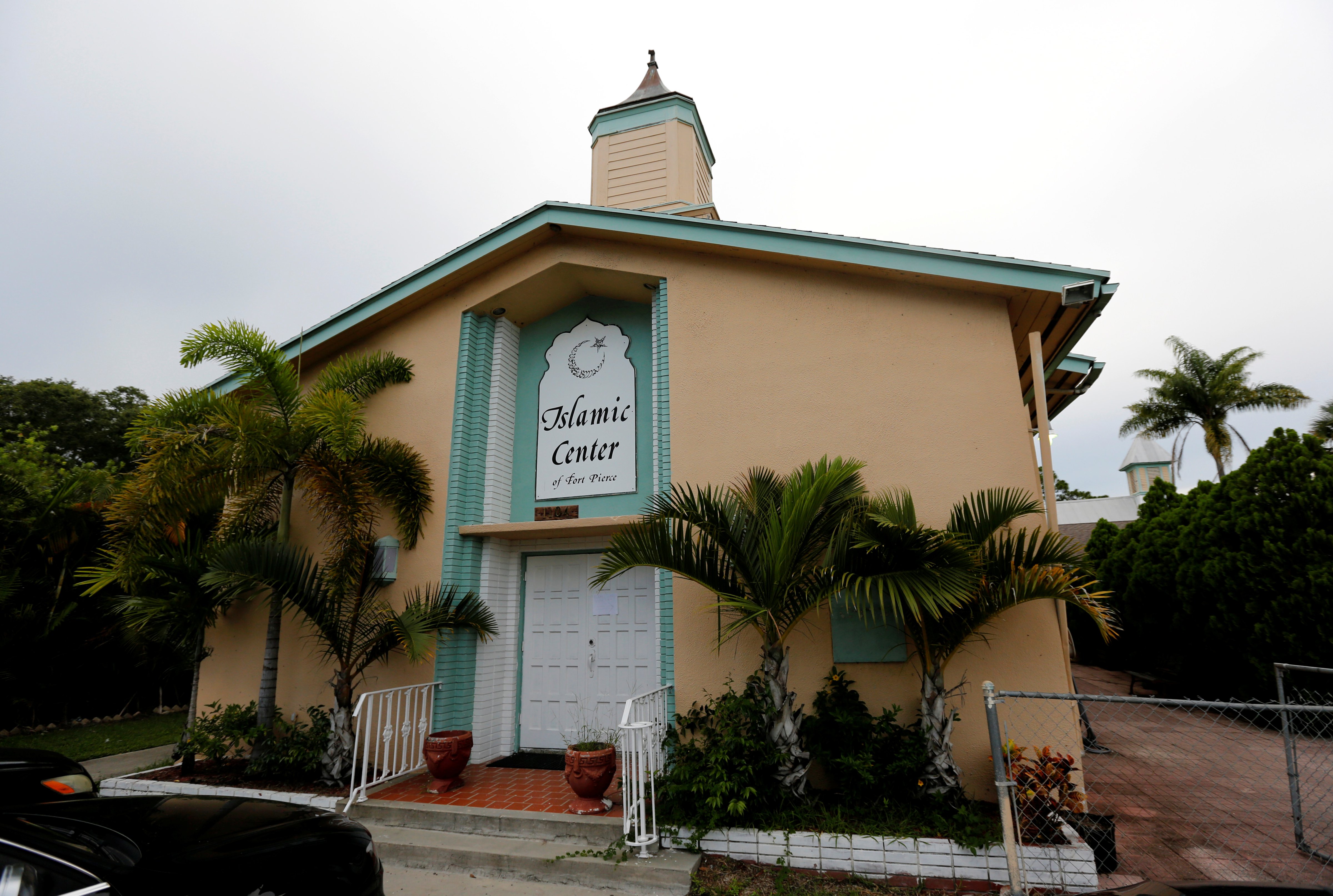 The Fort Pierce Islamic Center in Fort Pierce, Fla., is shown on June 12, 2016, as worshippers take part in a service to offer prayers for victims of the Orlando shooting (Joe Skipper—Reuters)